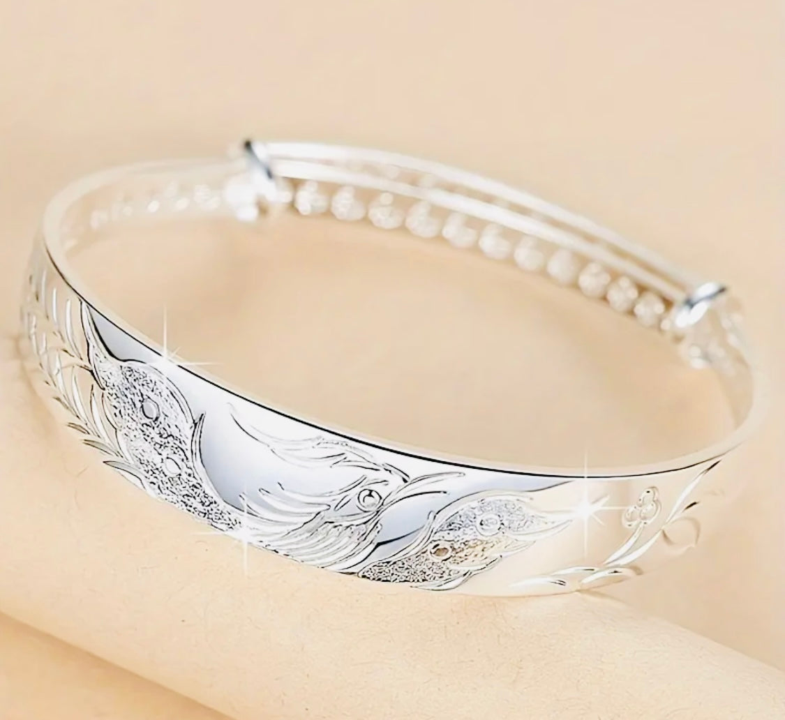Hermoso Brazalete Unitalla- Unisex de Cobre Enchapado en Plata. Ideal para Regalo 🎁!