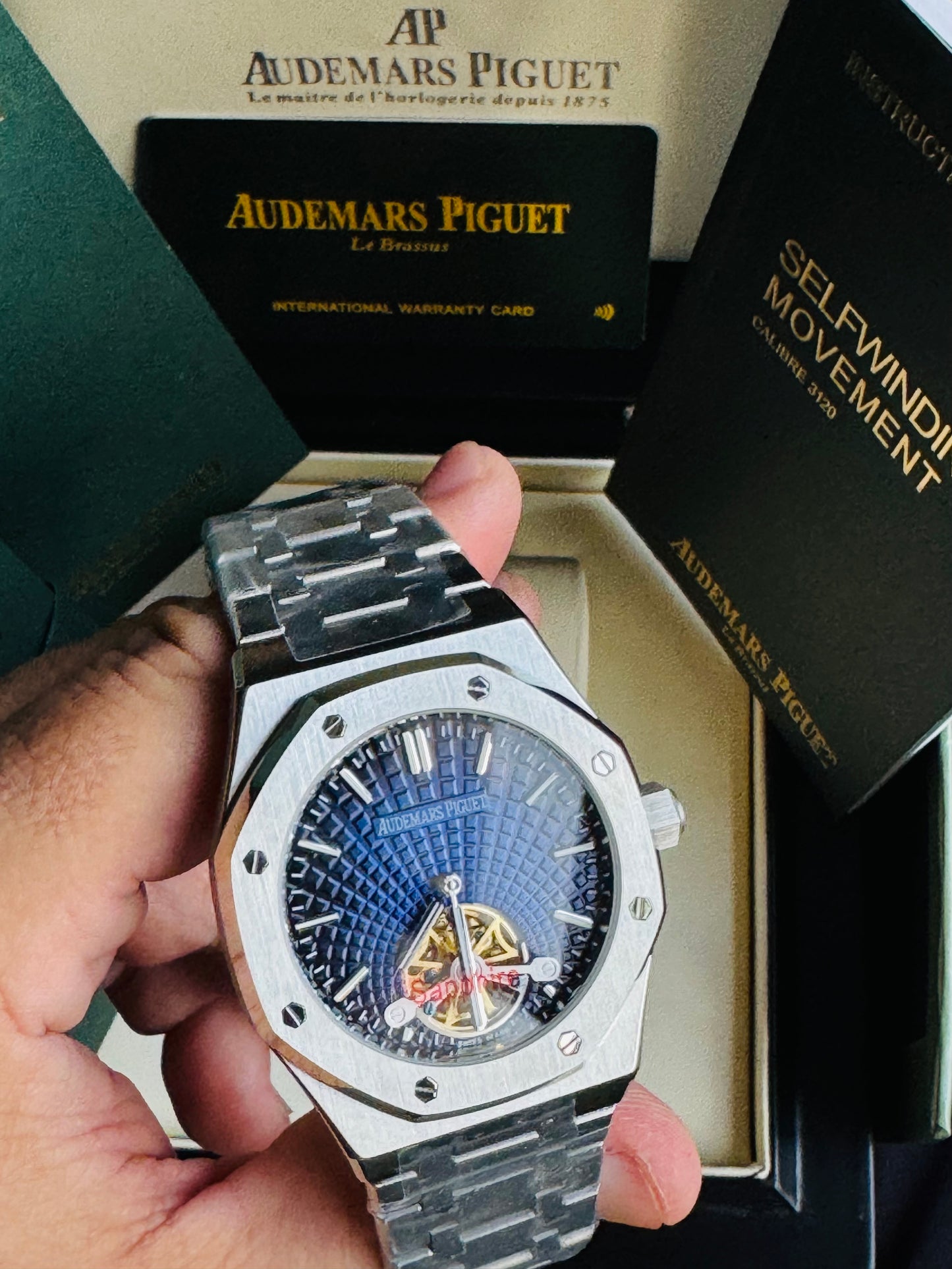 ESPECTACULAR AUDEMARS PIGUET ROYAL OAK
FLYNG TOURBILLON LIMITED EDITION!!! CRISTAL ZAFIRO!!! MÁXIMO LUJO!!!