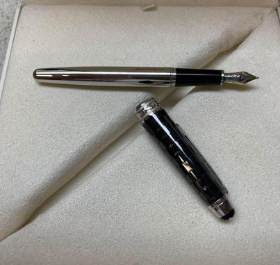 HERMOSA PLUMA ESTILOGRÁFICA MONTBLANC MEISTERSTUCK ACABADO CON ELEGANTE RESINAS PRECIOSAS!