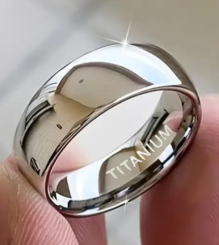 Hermoso Diseño Atemporal Anillo de Titanio Alta Calidad 💯% Original Tallas Disponibles 9-10-11 y 12