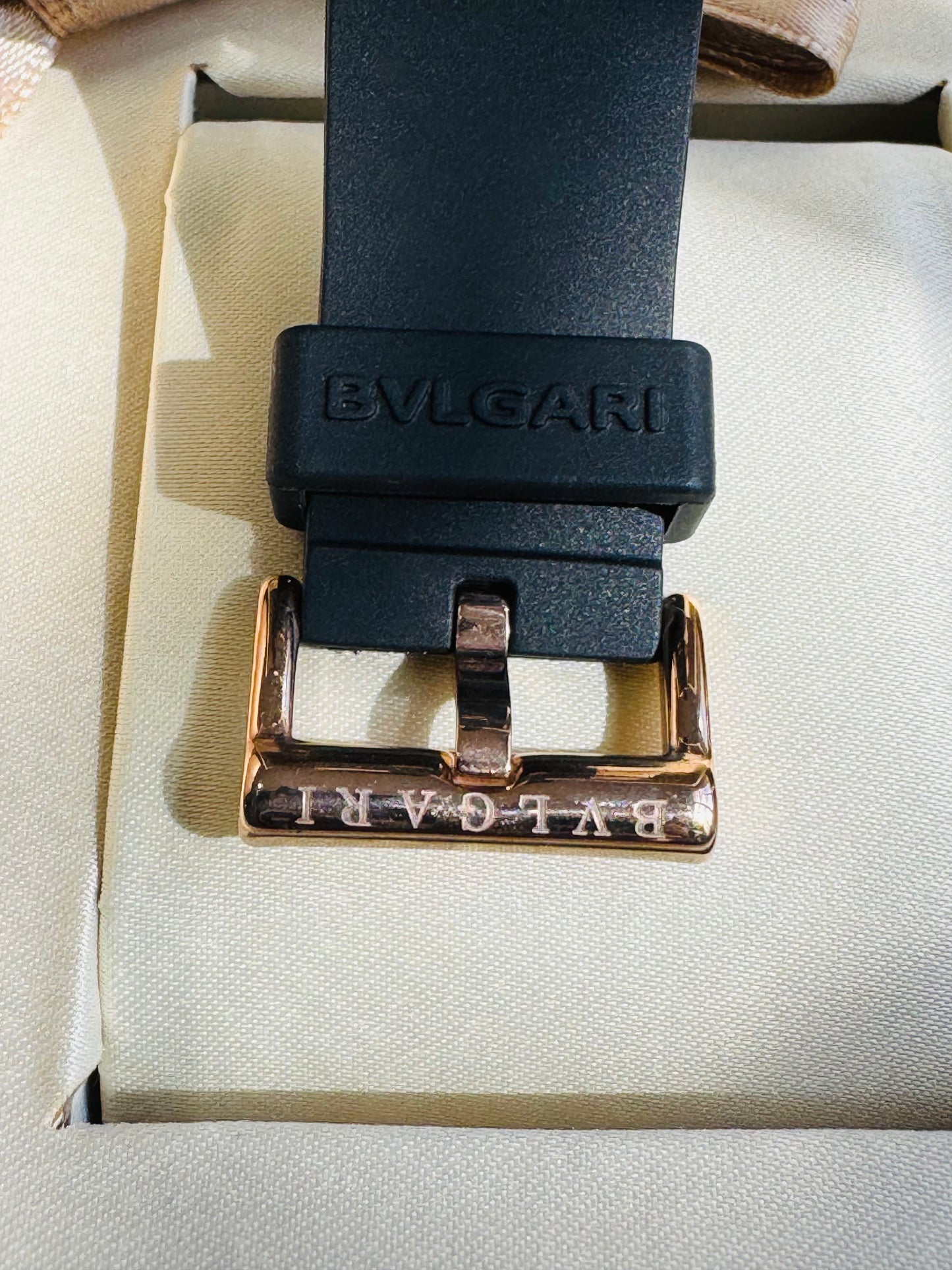 ESPECTACULAR RELOJ AUTOMÁTICO MULTIFUNCIONAL BVLGARI-CRONÓMETRO-SEGUNDERO-2 ZONAS HORARIAS-CRISTAL ZAFIRO-ETC