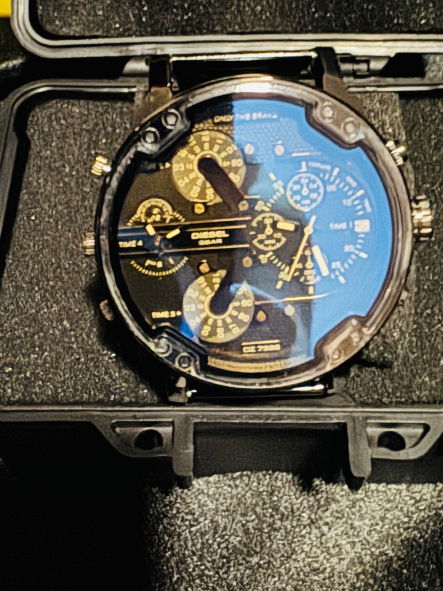 Reloj MR DADDY Diesel Grande y Pesado ! Disponible en 7 Modelos Diferentes!

Información por WhatsApp 99 81 92 84 65


NOTA:

No se hacen envíos 🚚  📦 💨!

Las Ventas son solo en Cancún

Nuestro Lema: No somos Números!