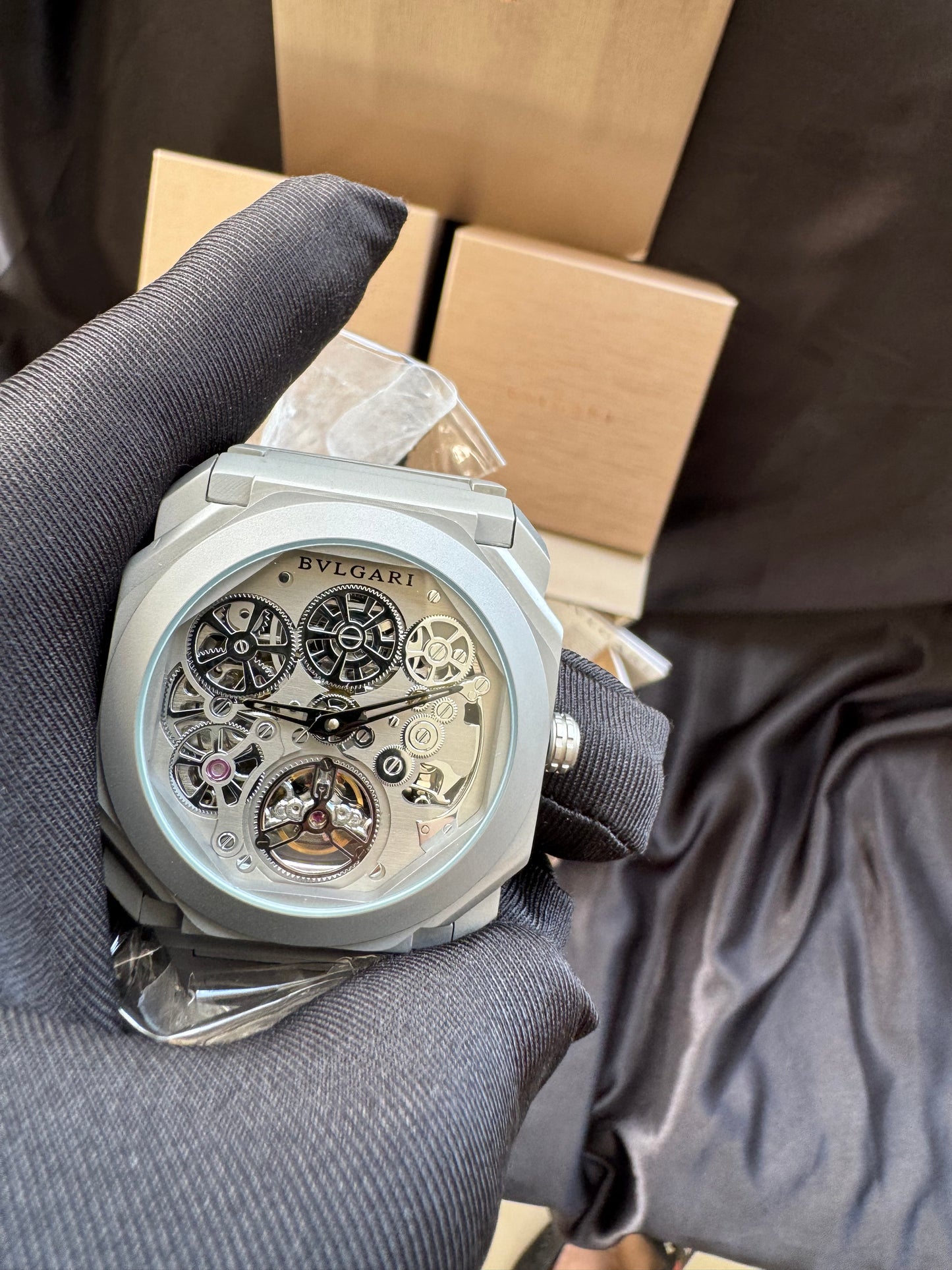 LUJOSO DISEÑO RELOJ AUTOMÁTICO MECÁNICO BVLGARI OCTO ELEGANCIA Y DISTINCIÓN