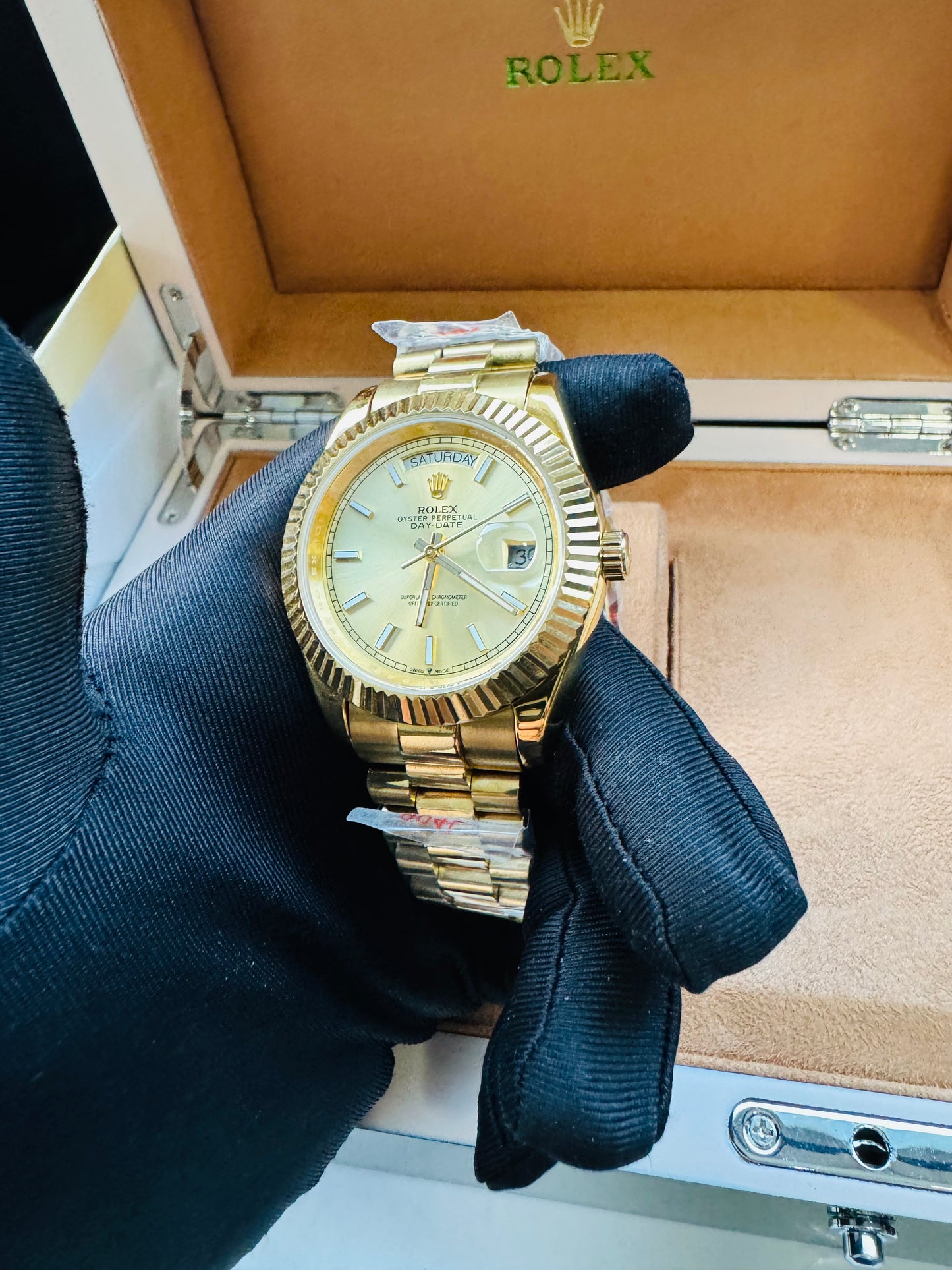 HERMOSO RELOJ AUTOMÁTICO OYSTER PERPETUAL DAY DATE ELEGANCIA Y DISTINCIÓN!

PRECIO A TRATAR 

Información por WhatsApp 99 81 92 84 65


NOTA:

No se hacen envíos 🚚  📦 💨!

Las Ventas son solo en Cancún

Nuestro Lema: No somos Números!