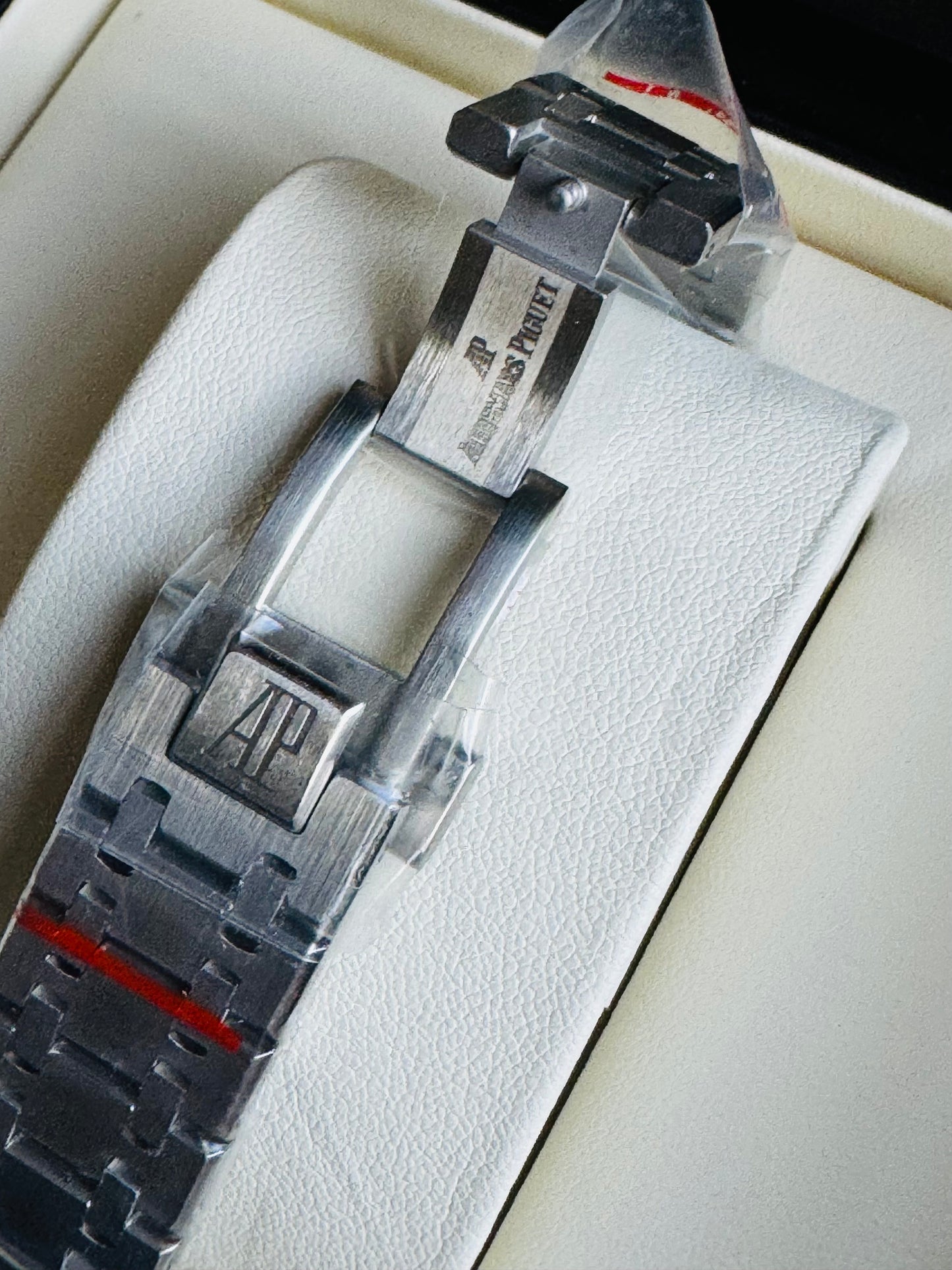 ESPECTACULAR AUDEMARS PIGUET ROYAL OAK
FLYNG TOURBILLON LIMITED EDITION!!! CRISTAL ZAFIRO!!! MÁXIMO LUJO!!!