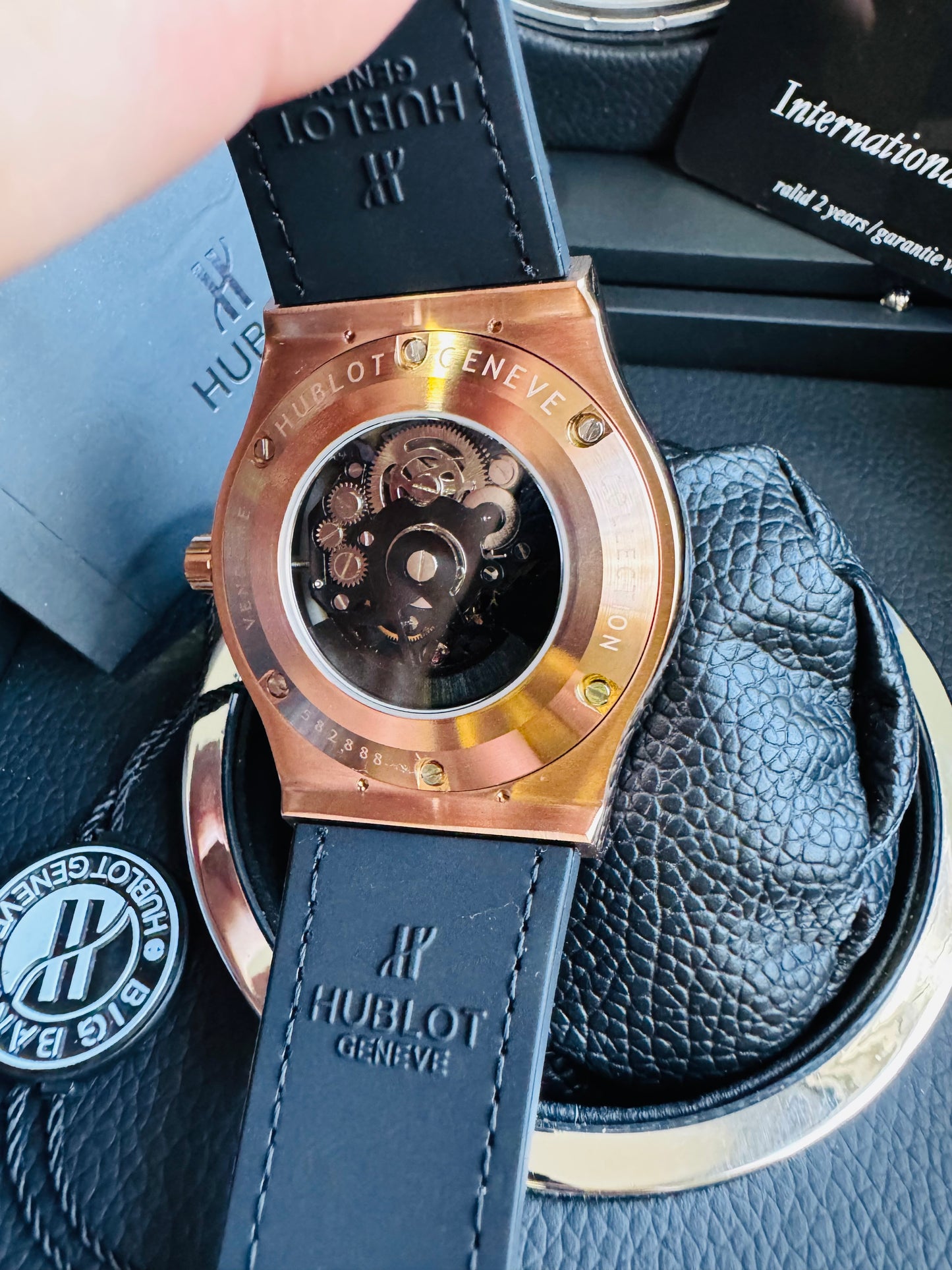 ESPECTACULAR RELOJ HUBLOT SKELETON AUTOMÁTICO MECÁNICO- CRISTAL ZAFIRO MÁXIMO LUJO!!!

PRECIO: A TRATAR 

VENTAS SOLO EN CANCÚN 

INFORMACION POR WhatsApp 99 81 92 84 65.

NO SE HACEN ENVÍOS 🚚