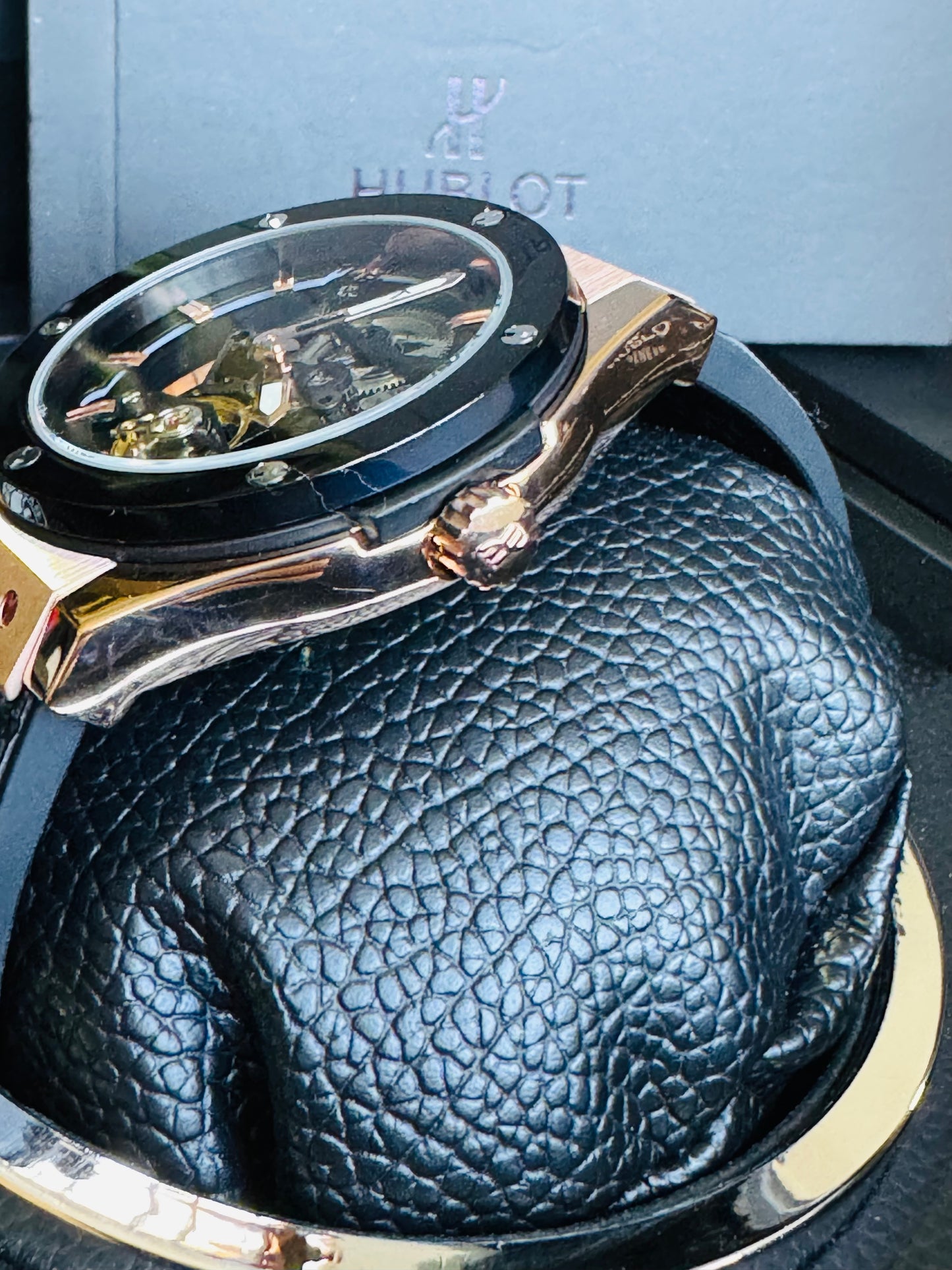 ESPECTACULAR RELOJ HUBLOT SKELETON AUTOMÁTICO MECÁNICO- CRISTAL ZAFIRO MÁXIMO LUJO!!!

PRECIO: A TRATAR 

VENTAS SOLO EN CANCÚN 

INFORMACION POR WhatsApp 99 81 92 84 65.

NO SE HACEN ENVÍOS 🚚