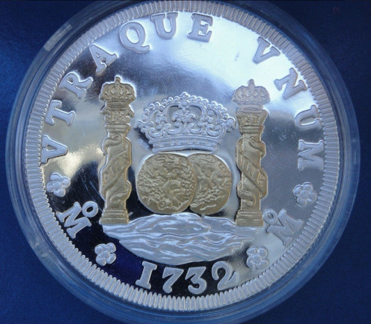 MONEDA COLUMNARIA 1 ONZA CON CHAPA

DE ORO

CASA DE MONEDA DE MEXICO

Material Plata con chapa de oro 24K

Ley:. 999

Peso : 1oz

Acabado: Proof

Peso gr: 31.1 grs.

Capsula original

Anverso: Réplica de la moneda conocida como columnaria. Al centro, dos
