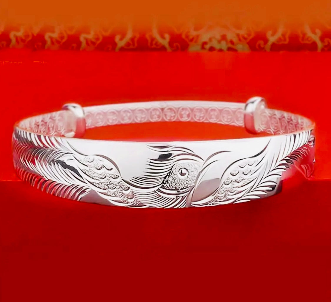 Hermoso Brazalete Unitalla- Unisex de Cobre Enchapado en Plata. Ideal para Regalo 🎁!