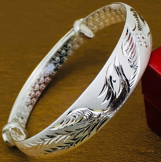 Hermoso Brazalete Unitalla- Unisex de Cobre Enchapado en Plata. Ideal para Regalo 🎁!