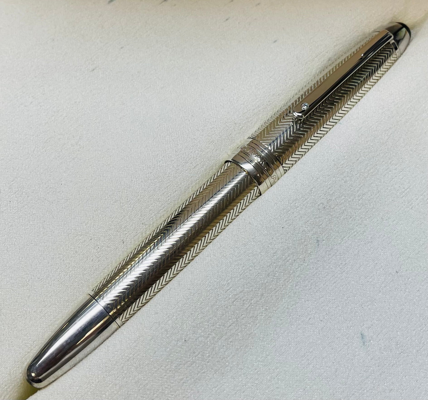 HERMOSA PLUMA FUENTE DE PLATA DE LEY 925 MACIZA CON DIAMANTE 💎 MAISTERSTUCK SOLD OUT HACE MUCHO TIEMPO ⏱️ DIFÍCIL DE CONSEGUIR