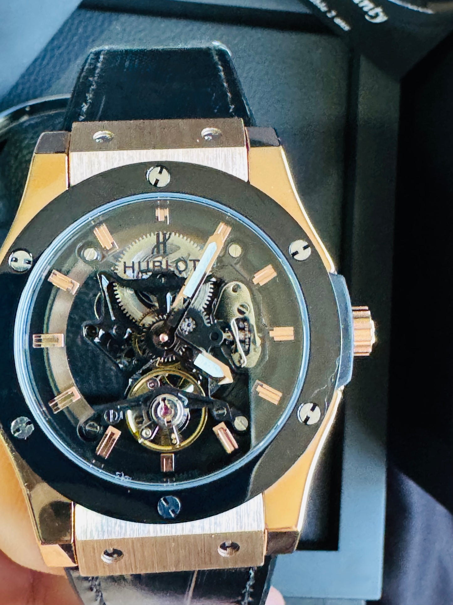 ESPECTACULAR RELOJ HUBLOT SKELETON AUTOMÁTICO MECÁNICO- CRISTAL ZAFIRO MÁXIMO LUJO!!!

PRECIO: A TRATAR 

VENTAS SOLO EN CANCÚN 

INFORMACION POR WhatsApp 99 81 92 84 65.

NO SE HACEN ENVÍOS 🚚
