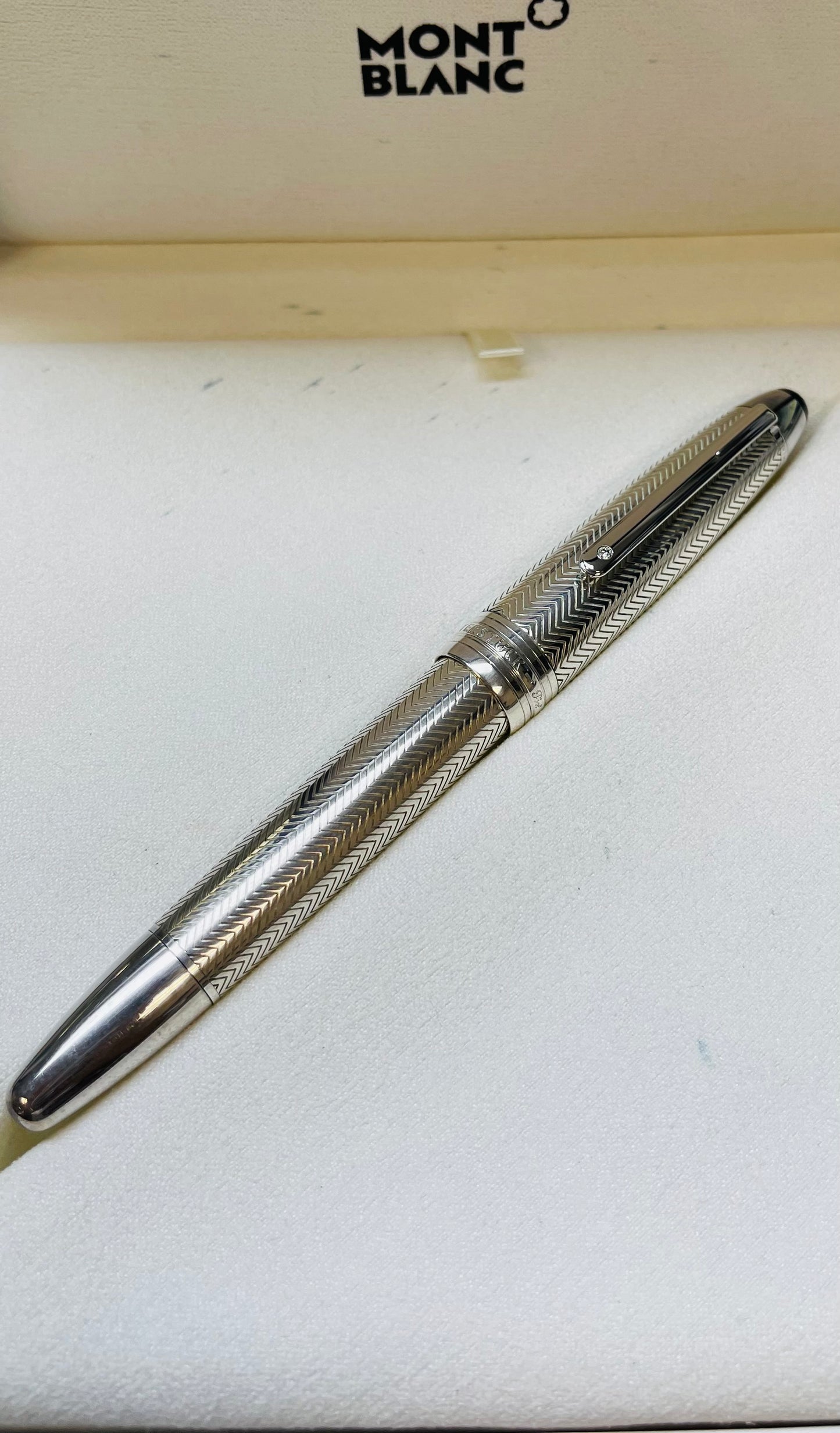 HERMOSA PLUMA FUENTE DE PLATA DE LEY 925 MACIZA CON DIAMANTE 💎 MAISTERSTUCK SOLD OUT HACE MUCHO TIEMPO ⏱️ DIFÍCIL DE CONSEGUIR