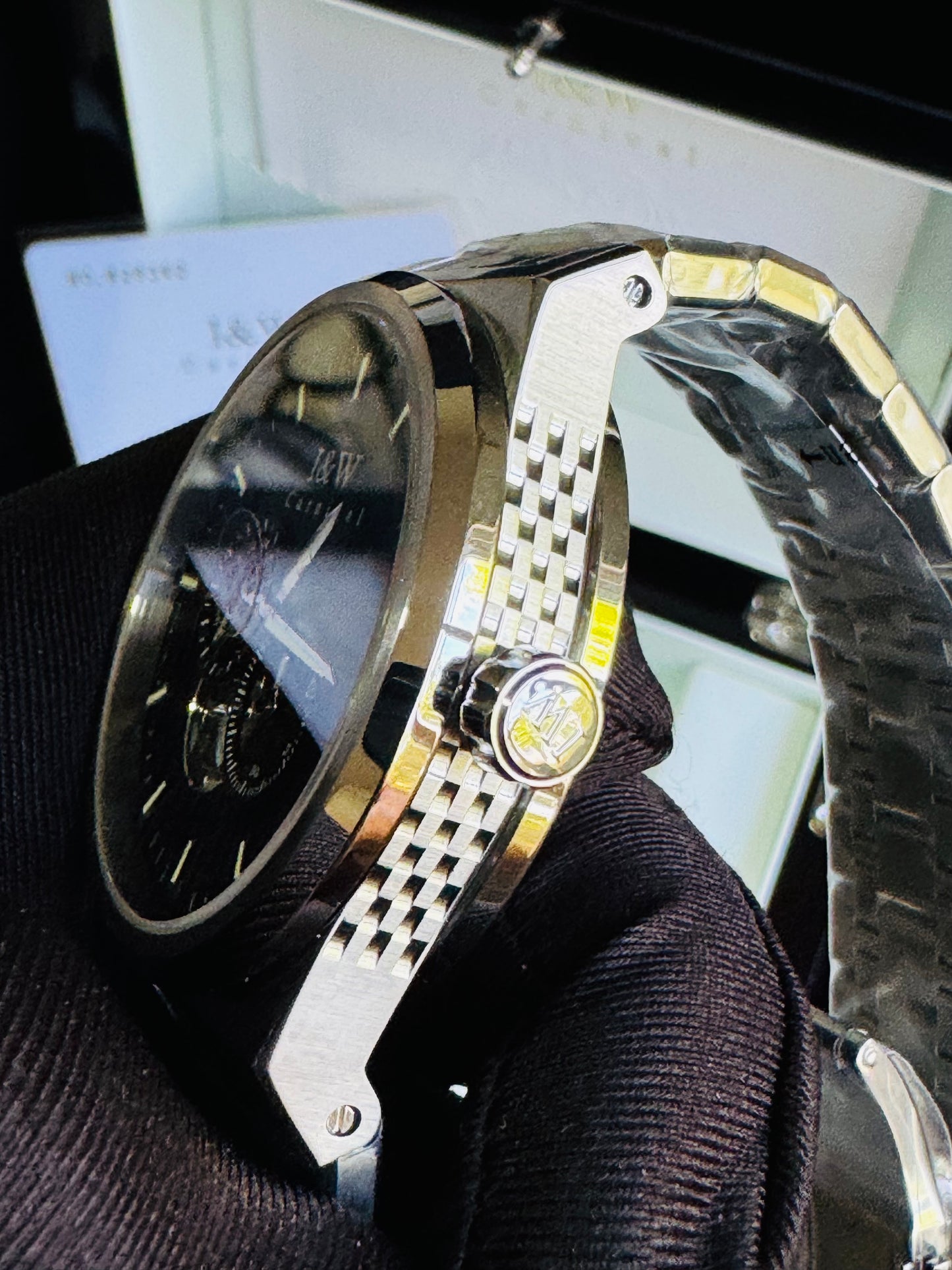 SOFISTICADO RELOJ AUTOMÁTICO I&W- CRISTAL ZAFIRO-LUMINOSO-PEQUEÑA VENTANA TOURBILLON-PEQUEÑOS DIALES SEGUNDERO Y 24 HRS. RESISTENTE AL AGUA- ALTA CALIDAD!!!