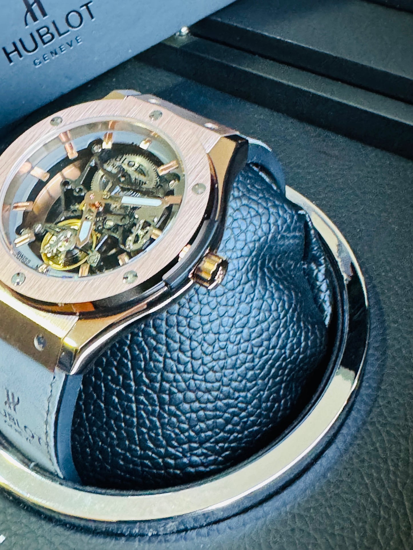 ESPECTACULAR RELOJ HUBLOT SKELETON AUTOMÁTICO MECÁNICO- CRISTAL ZAFIRO- ETC;