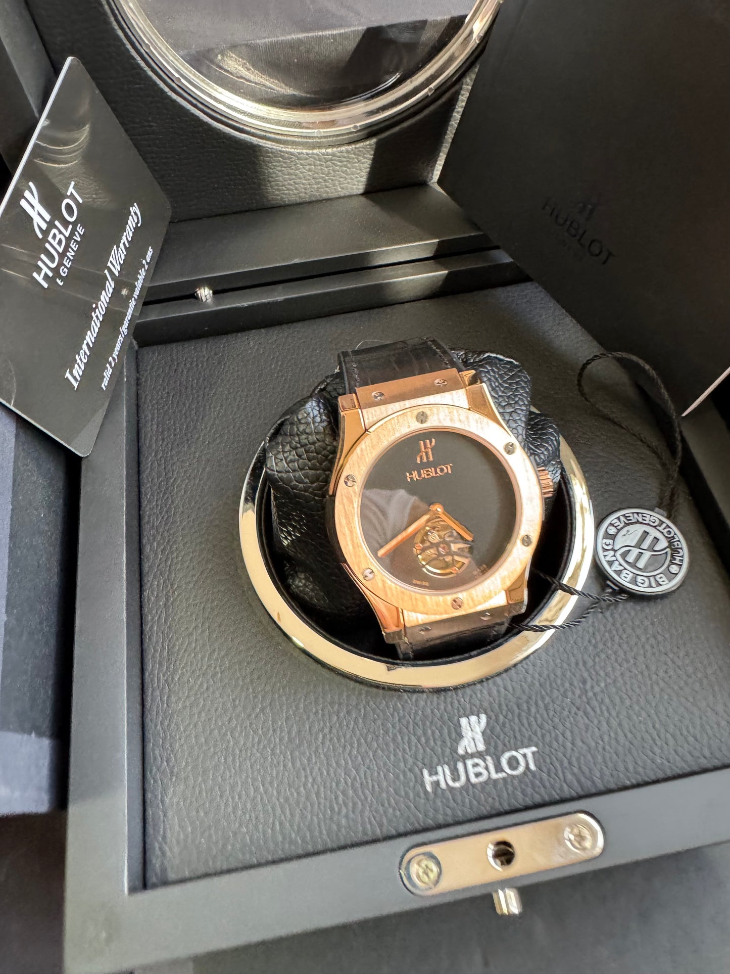 IMPRESIONANTE RELOJ AUTOMÁTICO MECÁNICO HUBLOT TOURBILLON- CRISTAL ZAFIRO-21 JOYAS-MÁXIMA ELEGANCIA!!!

PRECIO: A TRATAR

INFORMACION WHATSAPP 99 81 92 84 65

NO SE HACEN ENVÍOS 🚚