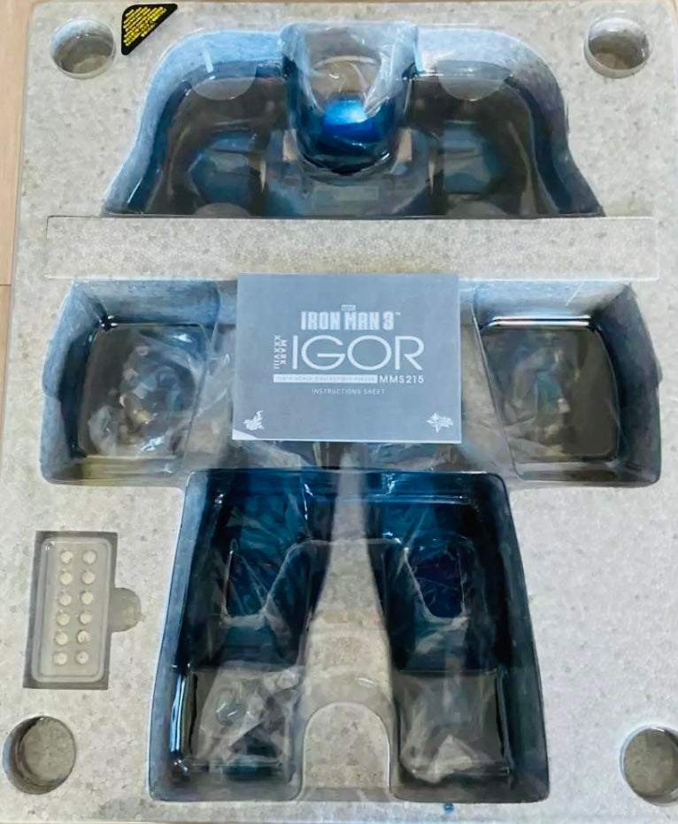 Obra maestra de la película Iron Man
Mark 38 (Igor)
-Género: Figura -Fabricante: HOT TOYS -Tamaño: escala 1/6 (altura total aprox. 430 mm) -Apareció en: Iron Man 3 [

Condición del producto] Nuevo en cajas 

Luces Led 

💯 % se puede posar en cualqui