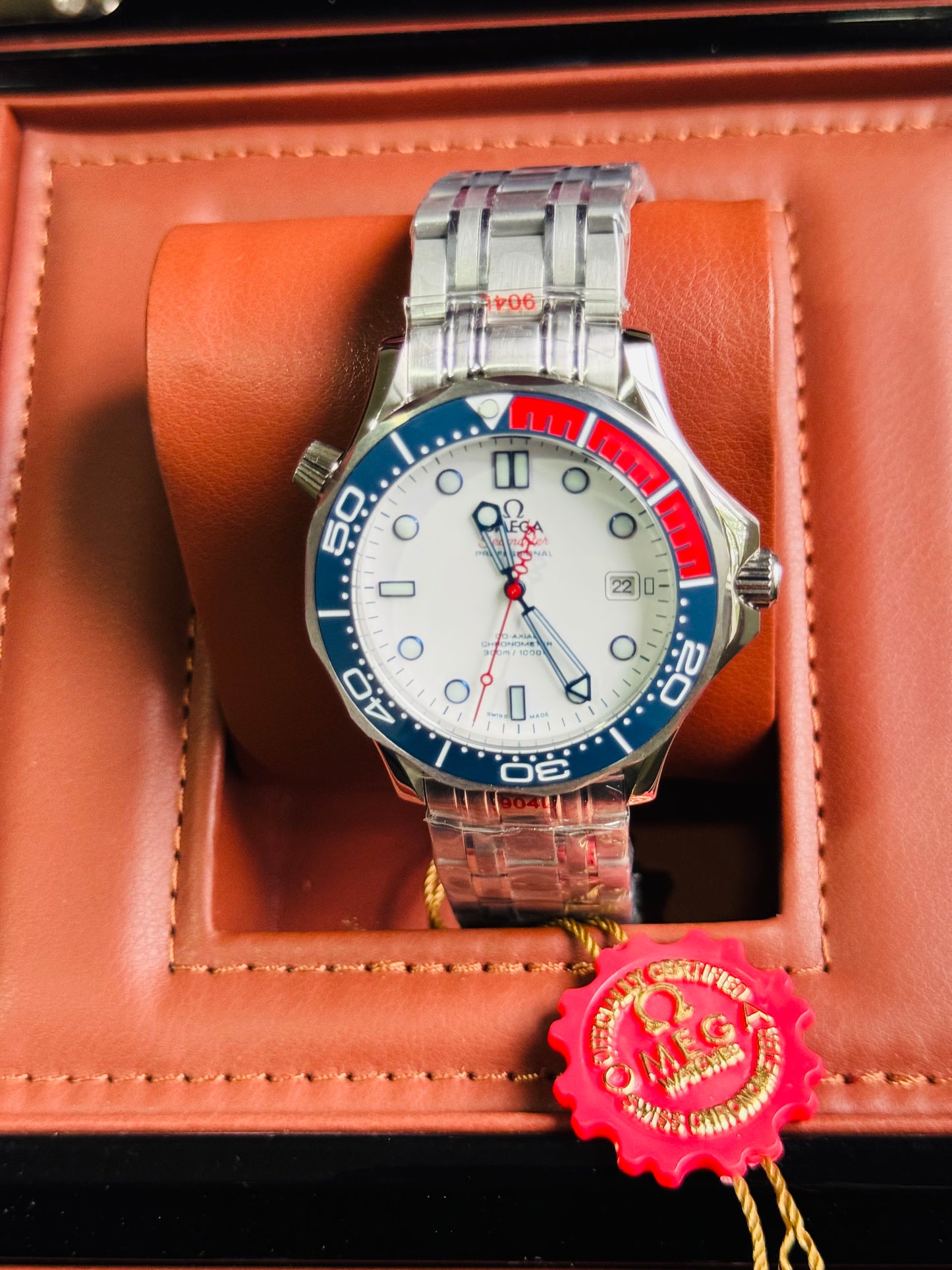 AUDAZ Y VERSÁTIL DISEÑO JAMES BOND 007-OMEGA AUTOMÁTICO SEA MASTER! FECHADOR-LUMINOSO-CRISTAL ZAFIRO-BISEL GIRATORIO ETC