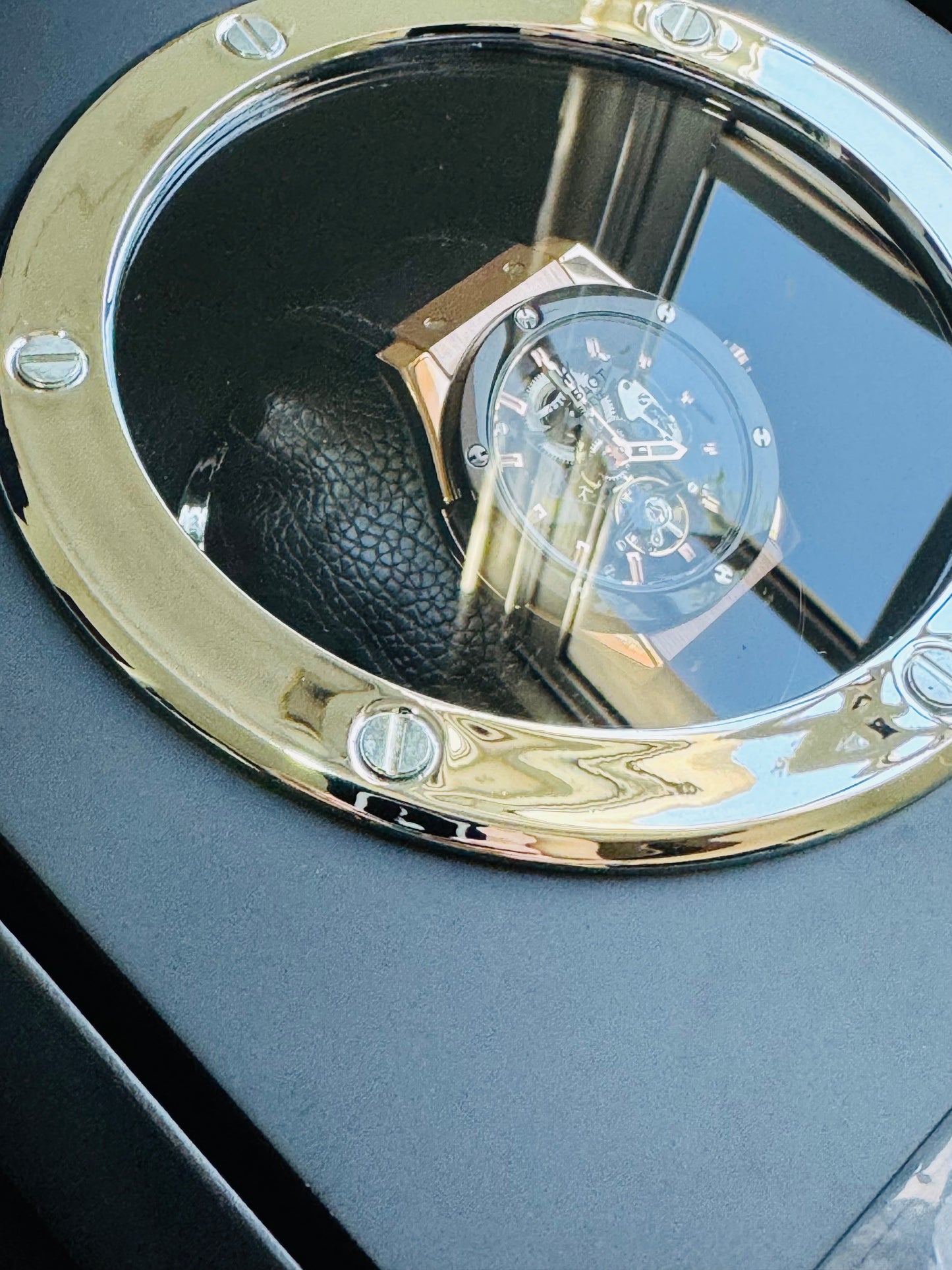 ESPECTACULAR RELOJ HUBLOT SKELETON AUTOMÁTICO MECÁNICO- CRISTAL ZAFIRO MÁXIMO LUJO!!!

PRECIO: A TRATAR 

VENTAS SOLO EN CANCÚN 

INFORMACION POR WhatsApp 99 81 92 84 65.

NO SE HACEN ENVÍOS 🚚