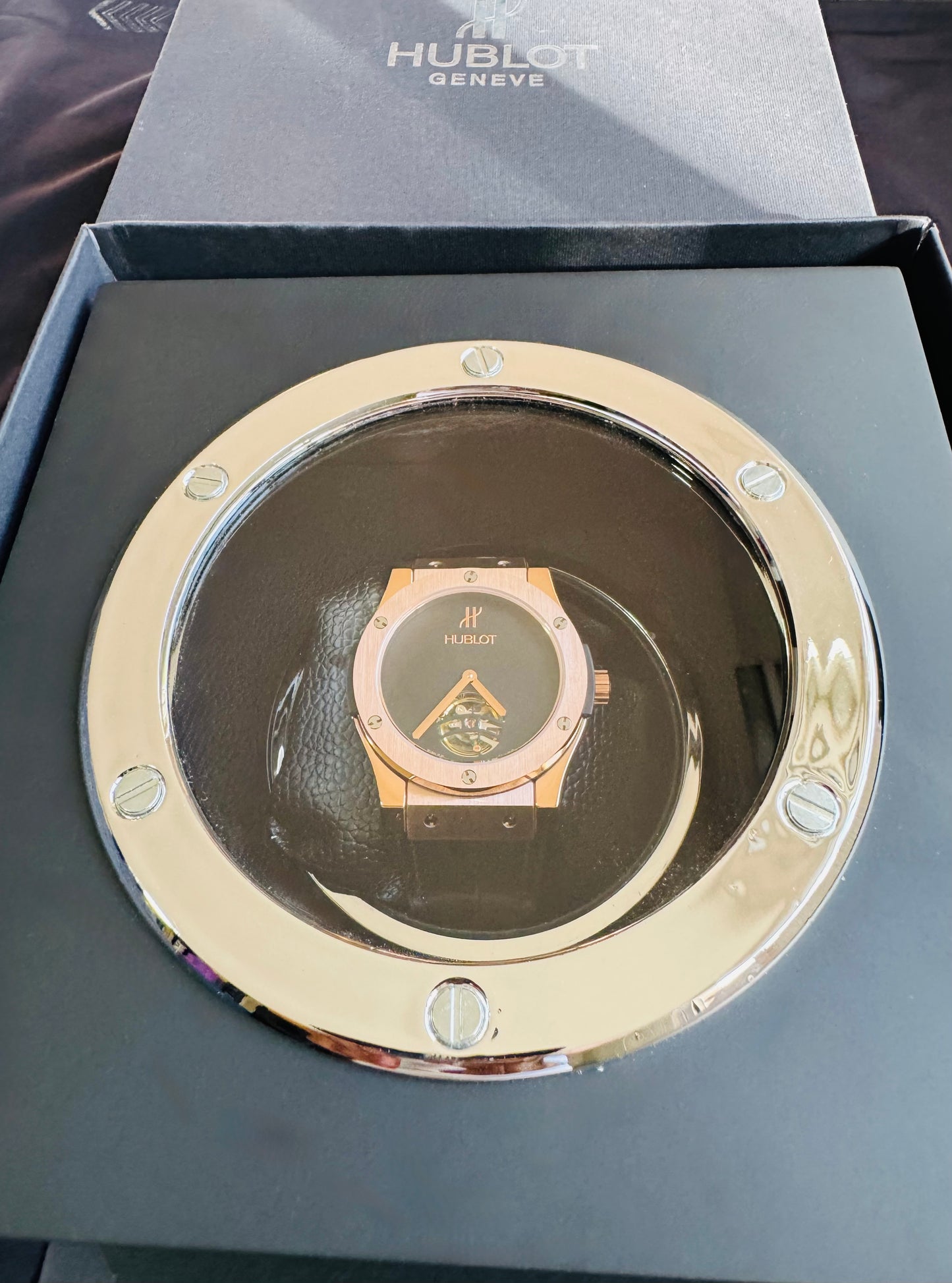 IMPRESIONANTE RELOJ AUTOMÁTICO MECÁNICO HUBLOT TOURBILLON- CRISTAL ZAFIRO-21 JOYAS-MÁXIMA ELEGANCIA!!!

PRECIO: A TRATAR

INFORMACION WHATSAPP 99 81 92 84 65

NO SE HACEN ENVÍOS 🚚