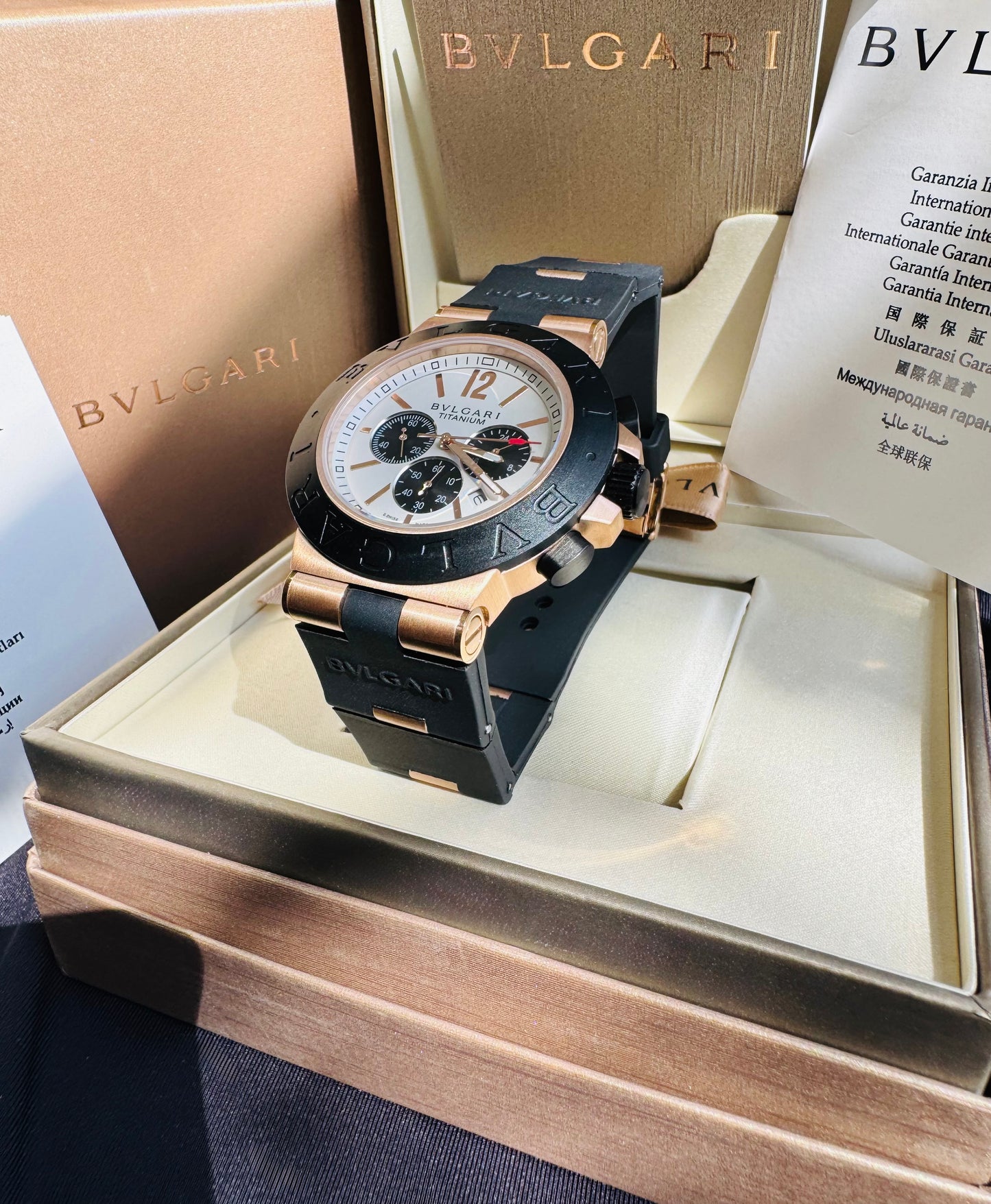 ESPECTACULAR RELOJ AUTOMÁTICO MULTIFUNCIONAL BVLGARI-CRONÓMETRO-SEGUNDERO-2 ZONAS HORARIAS-CRISTAL ZAFIRO-ETC