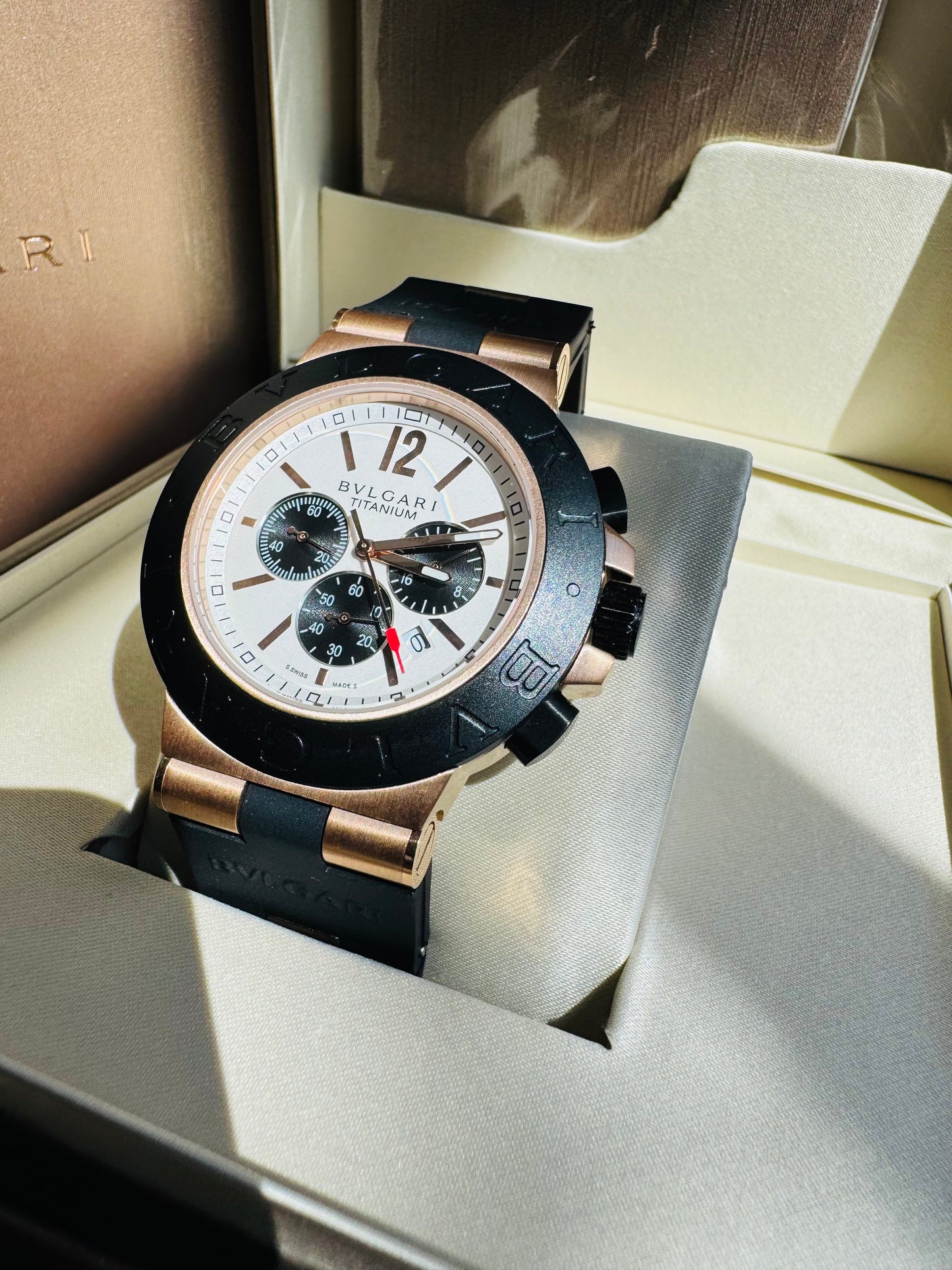 ESPECTACULAR RELOJ AUTOMÁTICO MULTIFUNCIONAL BVLGARI-CRONÓMETRO-SEGUNDERO-2 ZONAS HORARIAS-CRISTAL ZAFIRO-ETC