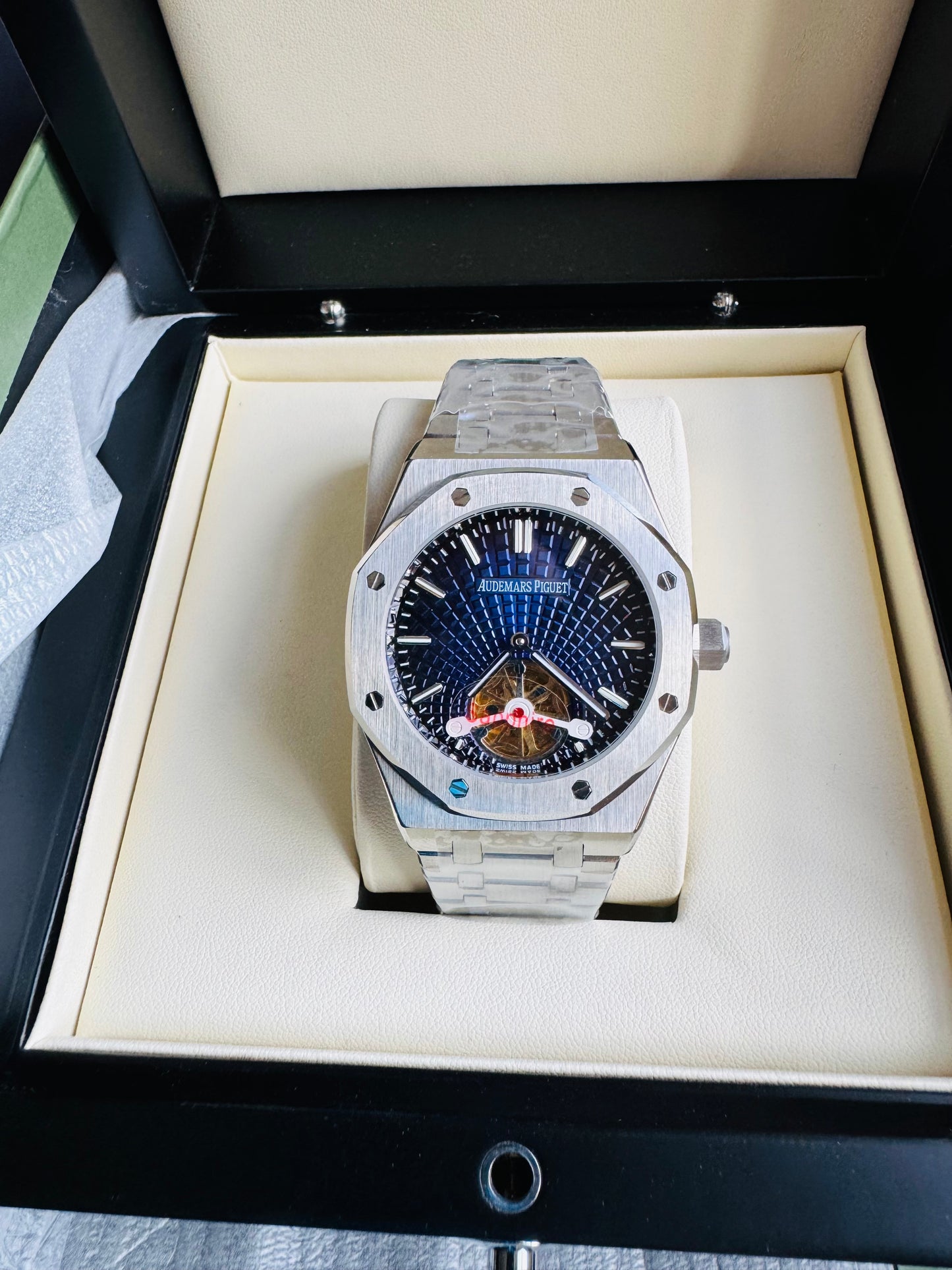 ESPECTACULAR AUDEMARS PIGUET ROYAL OAK
FLYNG TOURBILLON LIMITED EDITION!!! CRISTAL ZAFIRO!!! MÁXIMO LUJO!!!