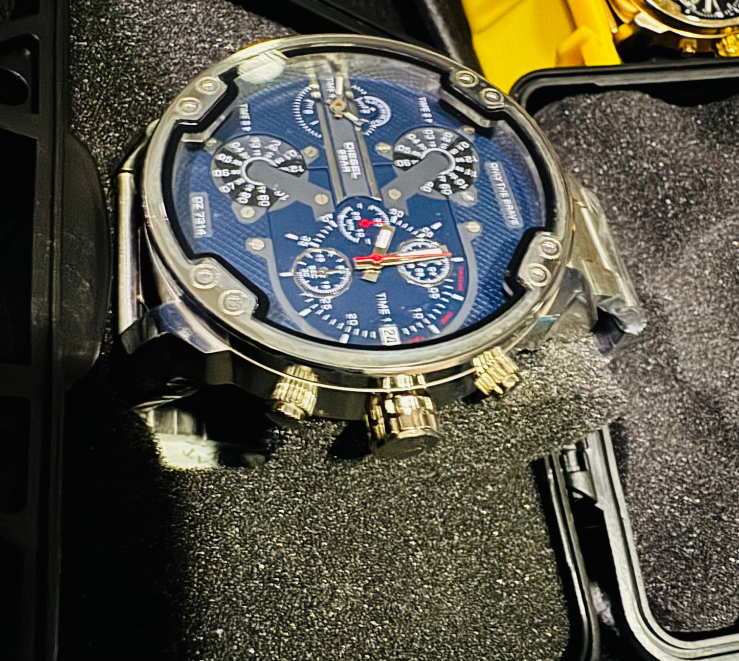 Reloj MR DADDY Diesel Grande y Pesado ! Disponible en 7 Modelos Diferentes!

Información por WhatsApp 99 81 92 84 65


NOTA:

No se hacen envíos 🚚  📦 💨!

Las Ventas son solo en Cancún

Nuestro Lema: No somos Números!