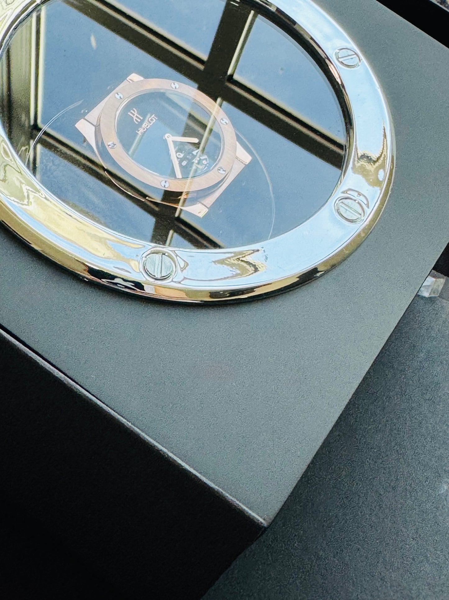 IMPRESIONANTE RELOJ AUTOMÁTICO MECÁNICO HUBLOT TOURBILLON- CRISTAL ZAFIRO-21 JOYAS-MÁXIMA ELEGANCIA!!!

PRECIO: A TRATAR

INFORMACION WHATSAPP 99 81 92 84 65

NO SE HACEN ENVÍOS 🚚