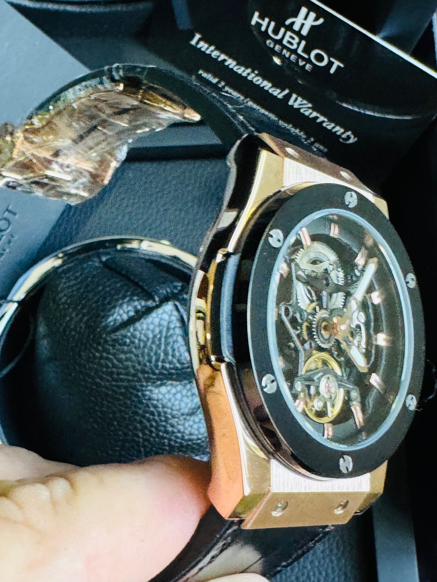 ESPECTACULAR RELOJ HUBLOT SKELETON AUTOMÁTICO MECÁNICO- CRISTAL ZAFIRO MÁXIMO LUJO!!!

PRECIO: A TRATAR 

VENTAS SOLO EN CANCÚN 

INFORMACION POR WhatsApp 99 81 92 84 65.

NO SE HACEN ENVÍOS 🚚
