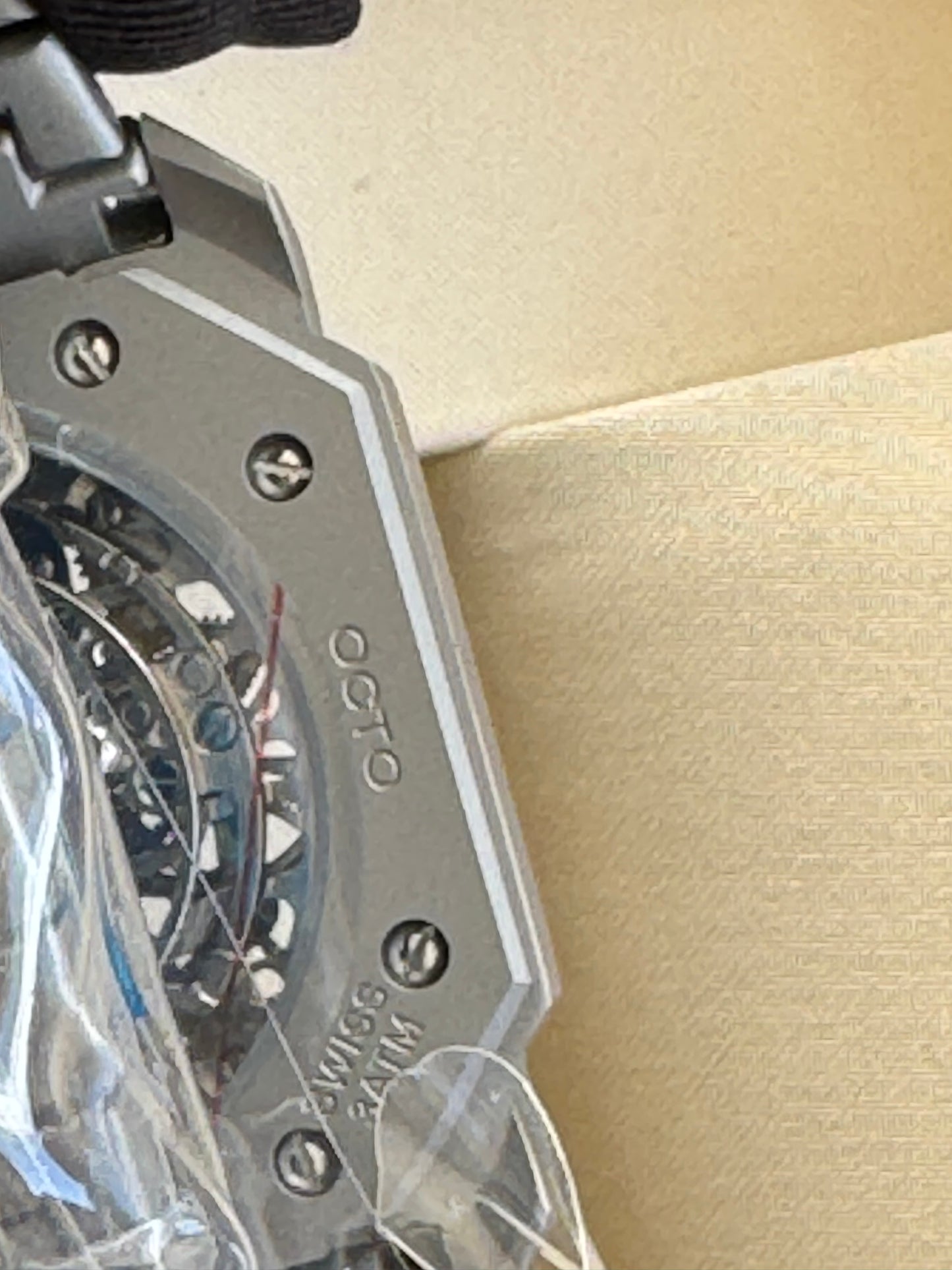 LUJOSO DISEÑO RELOJ AUTOMÁTICO MECÁNICO BVLGARI OCTO ELEGANCIA Y DISTINCIÓN