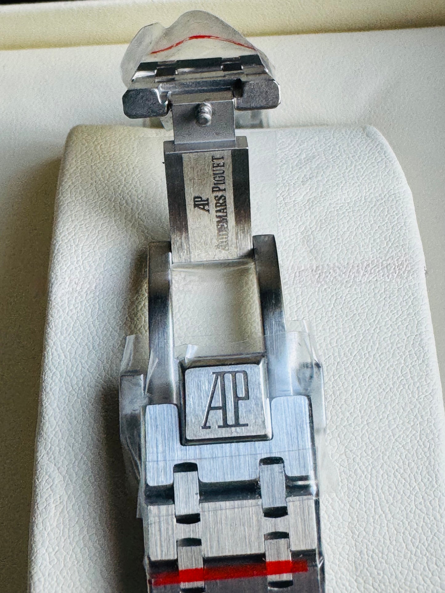 ESPECTACULAR AUDEMARS PIGUET ROYAL OAK
FLYNG TOURBILLON LIMITED EDITION!!! CRISTAL ZAFIRO!!! MÁXIMO LUJO!!!