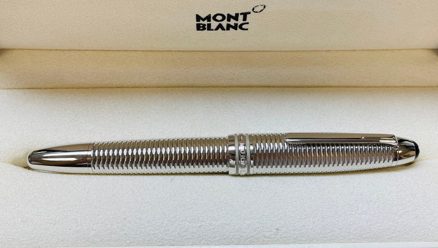 Hermosa de Colección Pluma Estilográfica Le Grand Geometric MontBlanc de Colección Dorada También Disponible en Plateada!