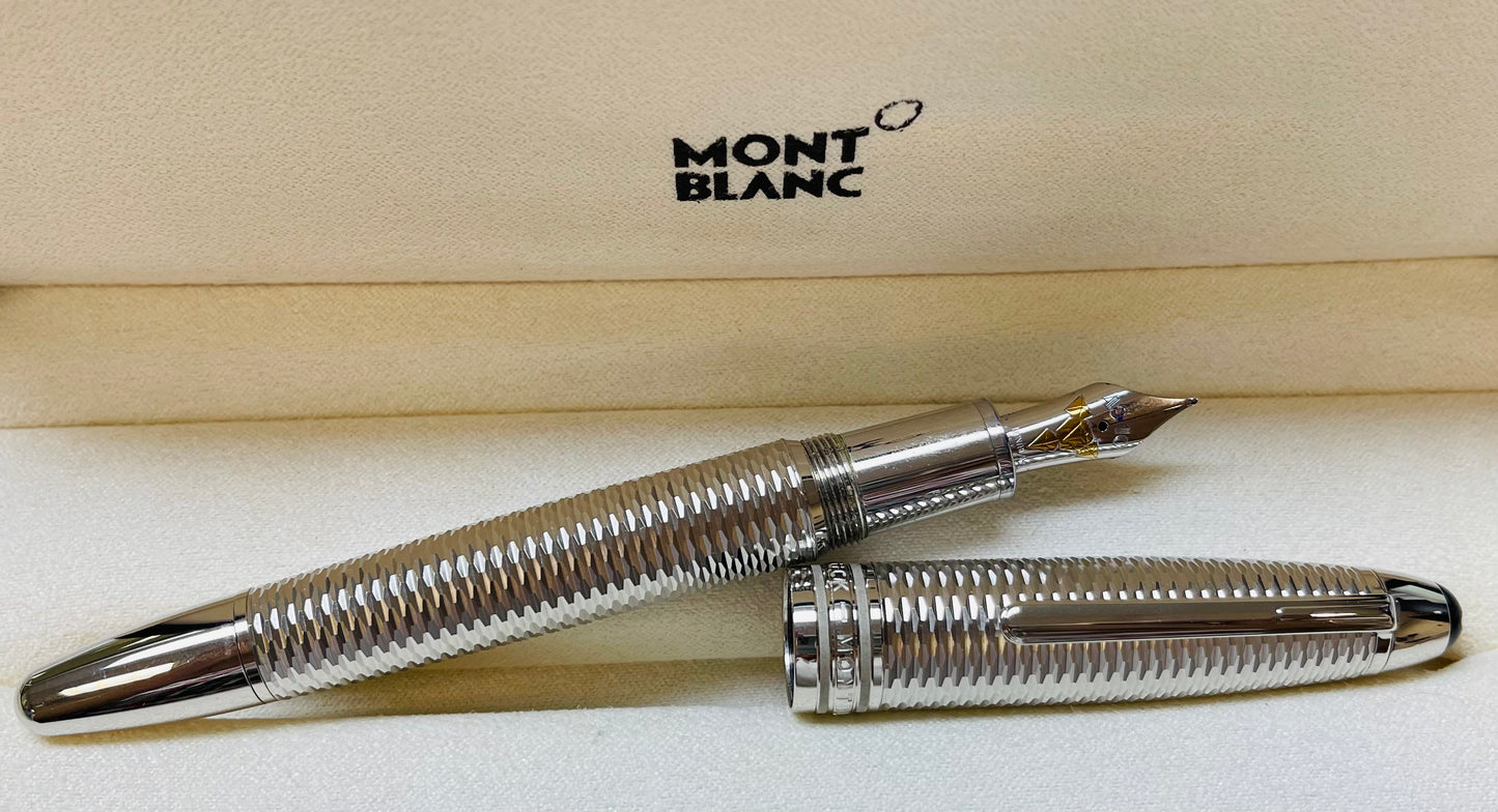 Hermosa de Colección Pluma Estilográfica Le Grand Geometric MontBlanc de Colección Dorada También Disponible en Plateada!
Precio por Pluma fuente 🖋️ 

Información por WhatsApp 99 81 92 84 65

Nota: 

No se hacen Envíos 🚚 

Ventas solo en Cancún