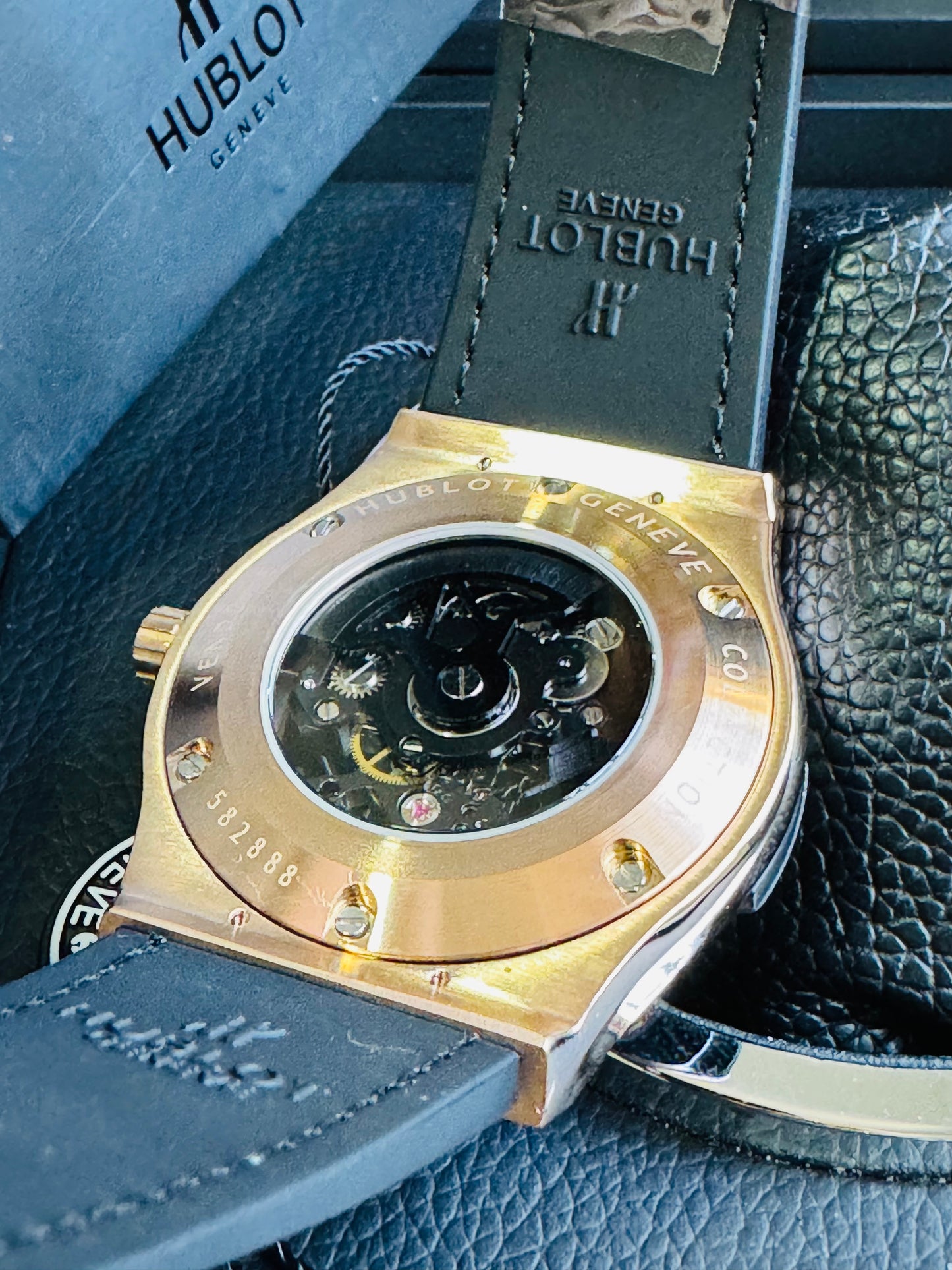 ESPECTACULAR RELOJ HUBLOT SKELETON AUTOMÁTICO MECÁNICO- CRISTAL ZAFIRO MÁXIMO LUJO!!!

PRECIO: A TRATAR 

VENTAS SOLO EN CANCÚN 

INFORMACION POR WhatsApp 99 81 92 84 65.

NO SE HACEN ENVÍOS 🚚