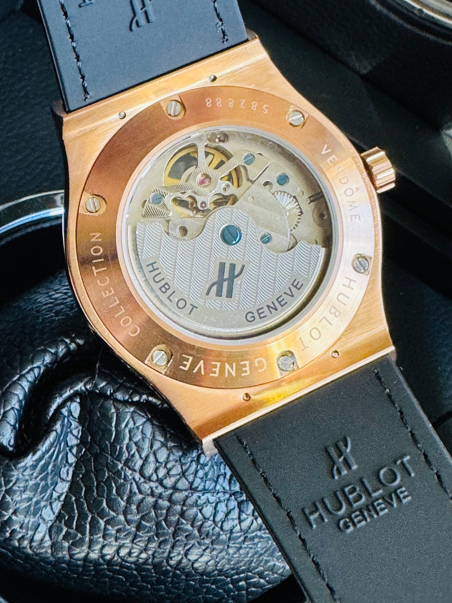 IMPRESIONANTE RELOJ AUTOMÁTICO MECÁNICO HUBLOT TOURBILLON- CRISTAL ZAFIRO-21 JOYAS-MÁXIMA ELEGANCIA!!!

PRECIO: A TRATAR

INFORMACION WHATSAPP 99 81 92 84 65

NO SE HACEN ENVÍOS 🚚