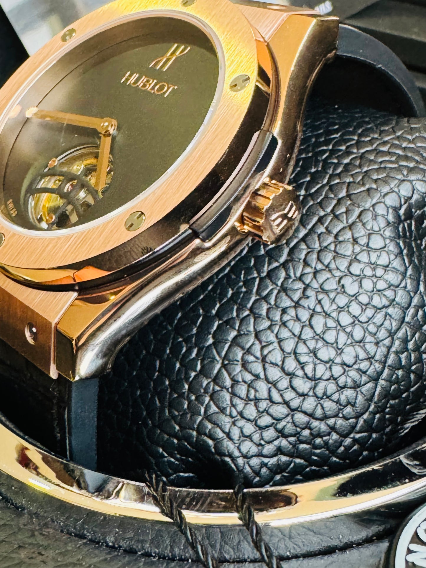 IMPRESIONANTE RELOJ AUTOMÁTICO MECÁNICO HUBLOT TOURBILLON- CRISTAL ZAFIRO-21 JOYAS-MÁXIMA ELEGANCIA!!!

PRECIO: A TRATAR

INFORMACION WHATSAPP 99 81 92 84 65

NO SE HACEN ENVÍOS 🚚
