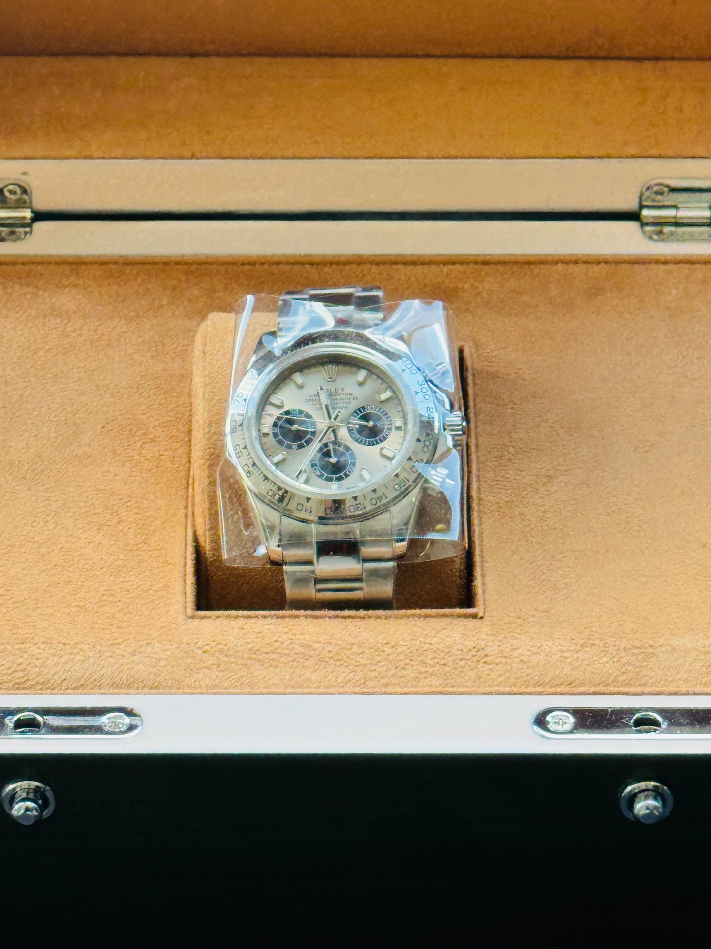 Hermoso Reloj DAYTONA Automático Mecánico Tono Oro Blanco-Máxima Elegancia!