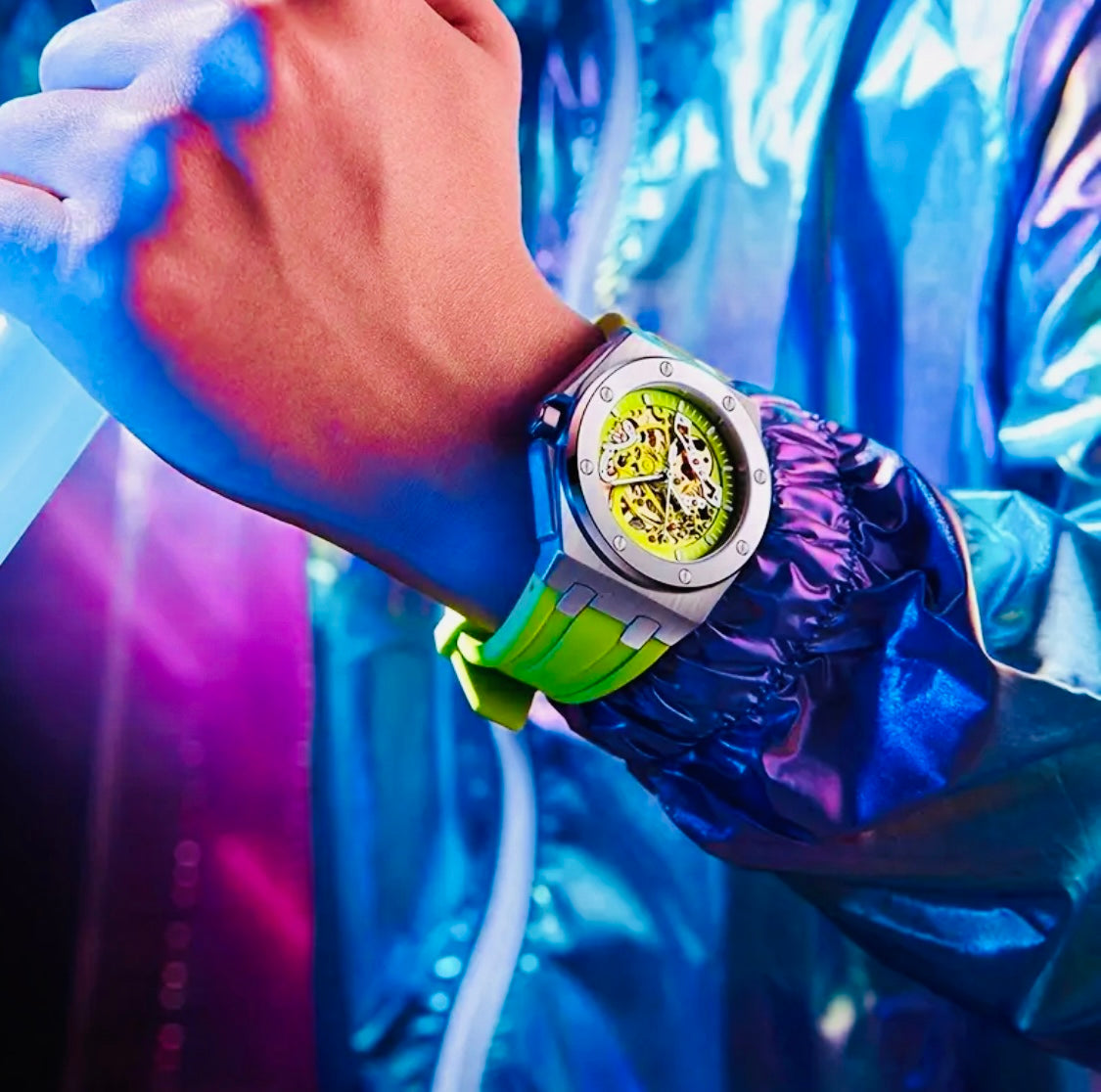 Hermoso Reloj Mecánico Automático de Lujo - Skeleton , Luminoso, Correa de Silicona 💯% Original Gran Calidad con Excelente Maqinaria y Materiales! Disponible en Negro y Dorado- Verde Amarillo Limón- Azul -Blanco
