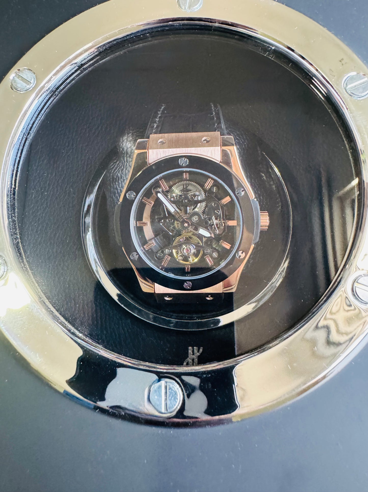 ESPECTACULAR RELOJ HUBLOT SKELETON AUTOMÁTICO MECÁNICO- CRISTAL ZAFIRO MÁXIMO LUJO!!!

PRECIO: A TRATAR 

VENTAS SOLO EN CANCÚN 

INFORMACION POR WhatsApp 99 81 92 84 65.

NO SE HACEN ENVÍOS 🚚