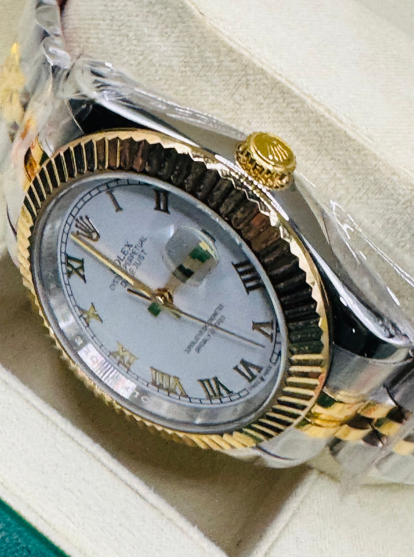 Clásico y Elegante Reloj Automático Mecánico OYSTER PERPETUAL-Luminoso-Fechador Favor de Pedir Información por WhatsApp al 99 81 92 84 65