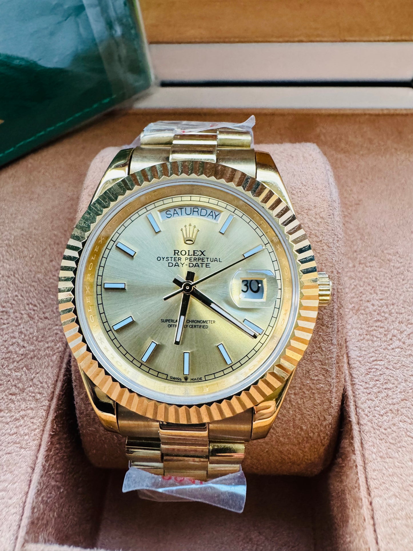 HERMOSO RELOJ AUTOMÁTICO OYSTER PERPETUAL DAY DATE ELEGANCIA Y DISTINCIÓN!

PRECIO A TRATAR 

Información por WhatsApp 99 81 92 84 65


NOTA:

No se hacen envíos 🚚  📦 💨!

Las Ventas son solo en Cancún

Nuestro Lema: No somos Números!