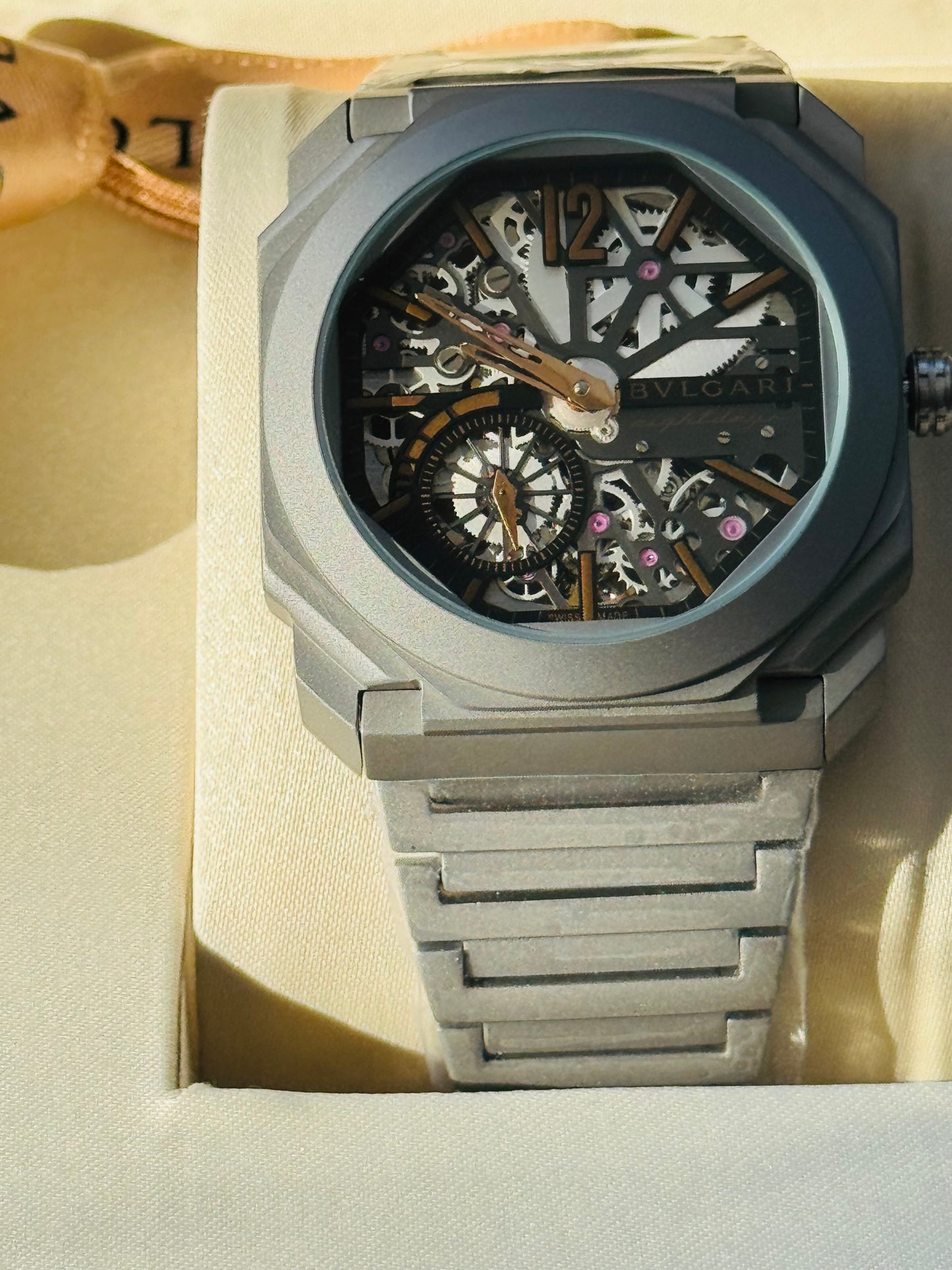 IMPONENTE Y DISTINGUIDO RELOJ AUTOMÁTICO MECÁNICO SKELETON BVLGARI OCTO! HERMOSO DISEÑO Y CALIDAD!!!

PRECIO A TRATAR 

Información por WhatsApp 99 81 92 84 65


NOTA:

No se hacen envíos 🚚  📦 💨!

Las Ventas son solo en Cancún

Nuestro Lema: No somos N