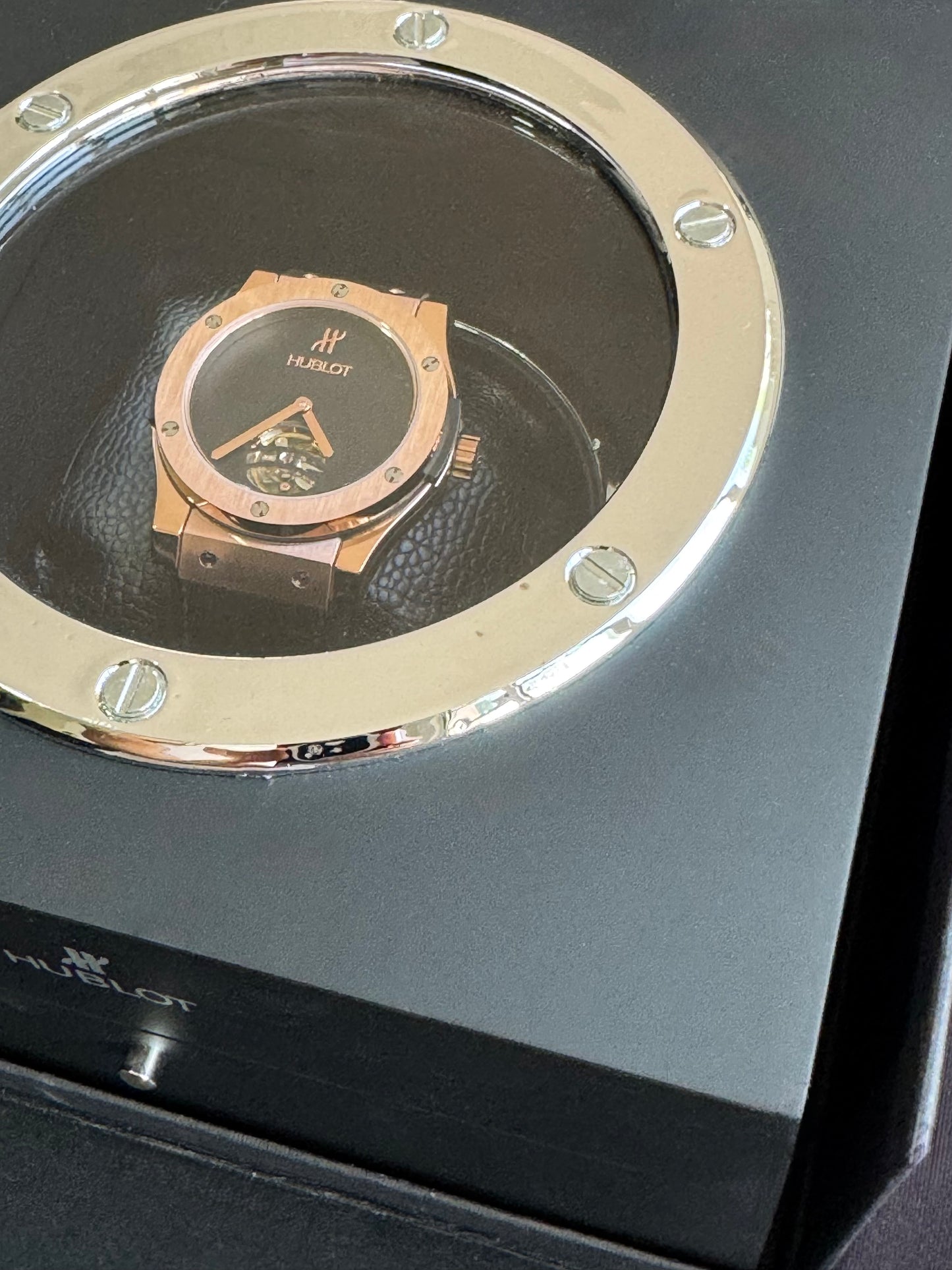 IMPRESIONANTE RELOJ AUTOMÁTICO MECÁNICO HUBLOT TOURBILLON- CRISTAL ZAFIRO-21 JOYAS-MÁXIMA ELEGANCIA!!!

PRECIO: A TRATAR

INFORMACION WHATSAPP 99 81 92 84 65

NO SE HACEN ENVÍOS 🚚