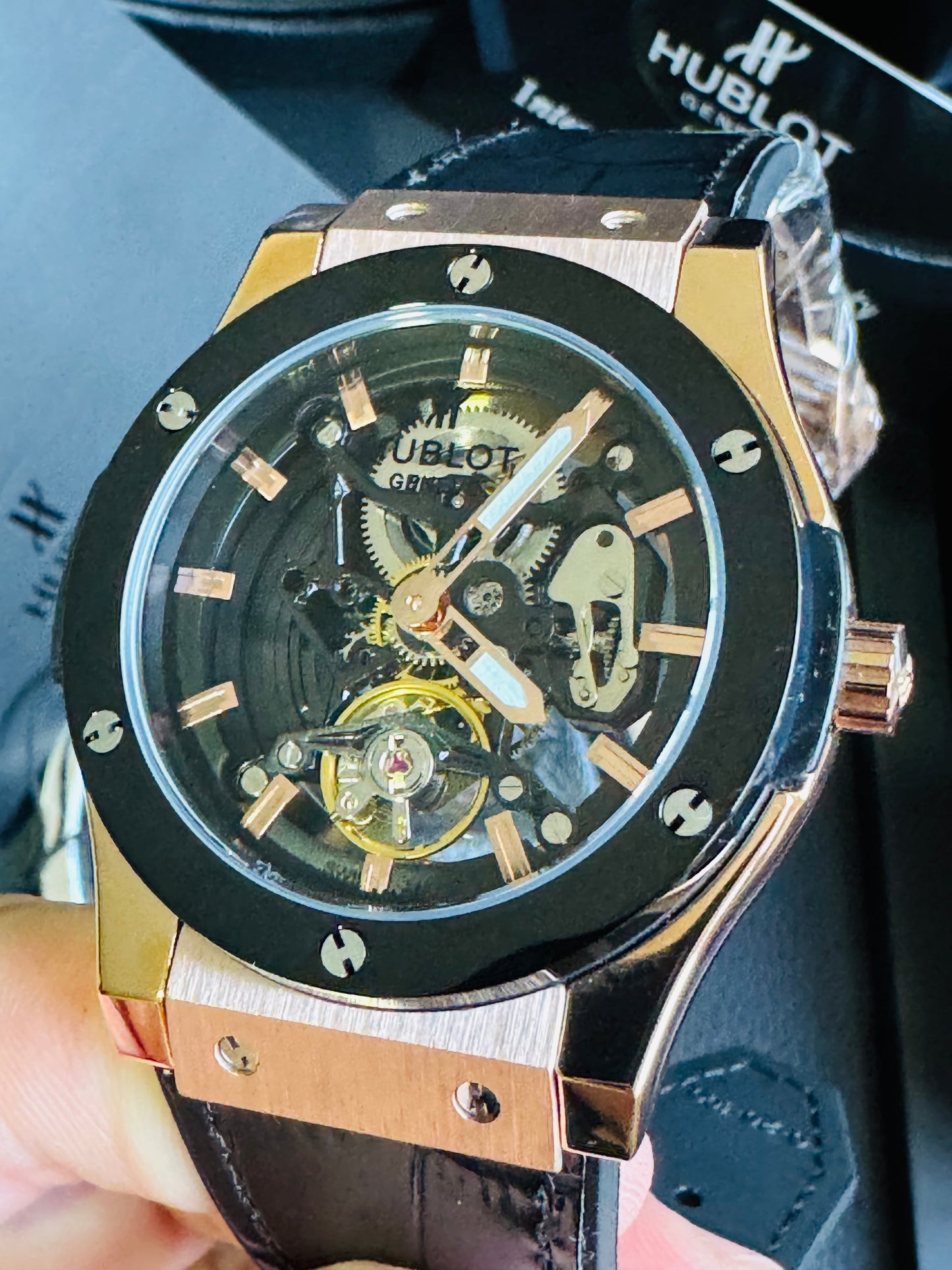 ESPECTACULAR RELOJ HUBLOT SKELETON AUTOMÁTICO MECÁNICO- CRISTAL ZAFIRO MÁXIMO LUJO!!!

PRECIO: A TRATAR 

VENTAS SOLO EN CANCÚN 

INFORMACION POR WhatsApp 99 81 92 84 65.

NO SE HACEN ENVÍOS 🚚