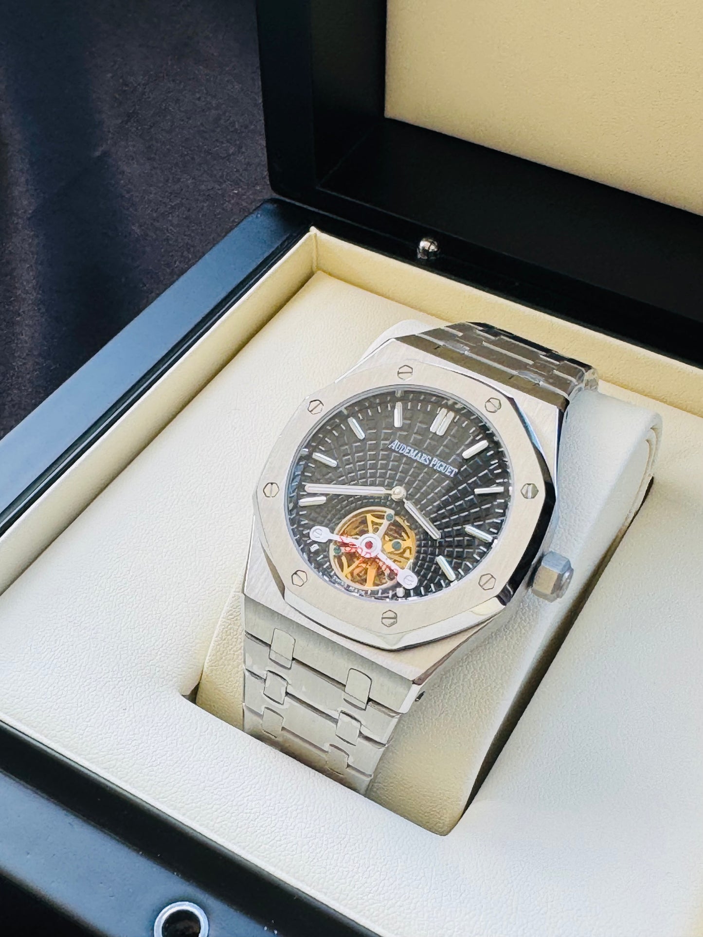 Increíble Reloj Audemars P. ROYAL OAK Automático Mecánico-Tourbillon-Máximo lujo y Calidad! Luminoso Etcétera-Disponible con Carátula Negra y Carátula Azul.