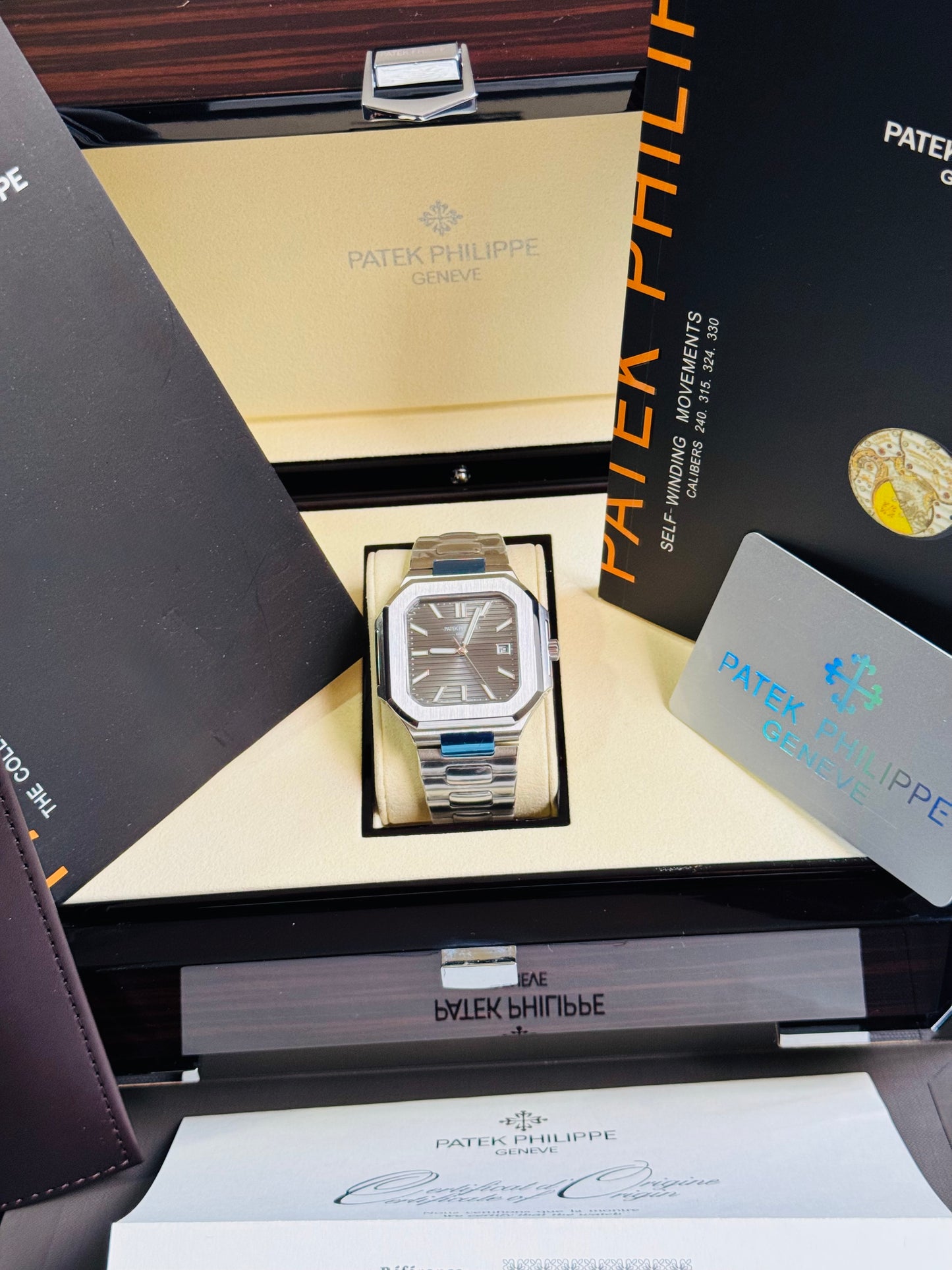 EXCLUSIVO RELOJ PATEK PHILIPPE AUTOMÁTICO- FECHADOR- JOYAS 💎- CRISTAL ZAFIRO- LUMINOSO- ÚLTIMO Y MÁS NUEVO DISEÑO!!!
PRECIO: A TRATAR 

No se hacen Envíos 🚚 

Ventas solo en Cancún 

Información por WHATSAPP 99 81 92 84  65