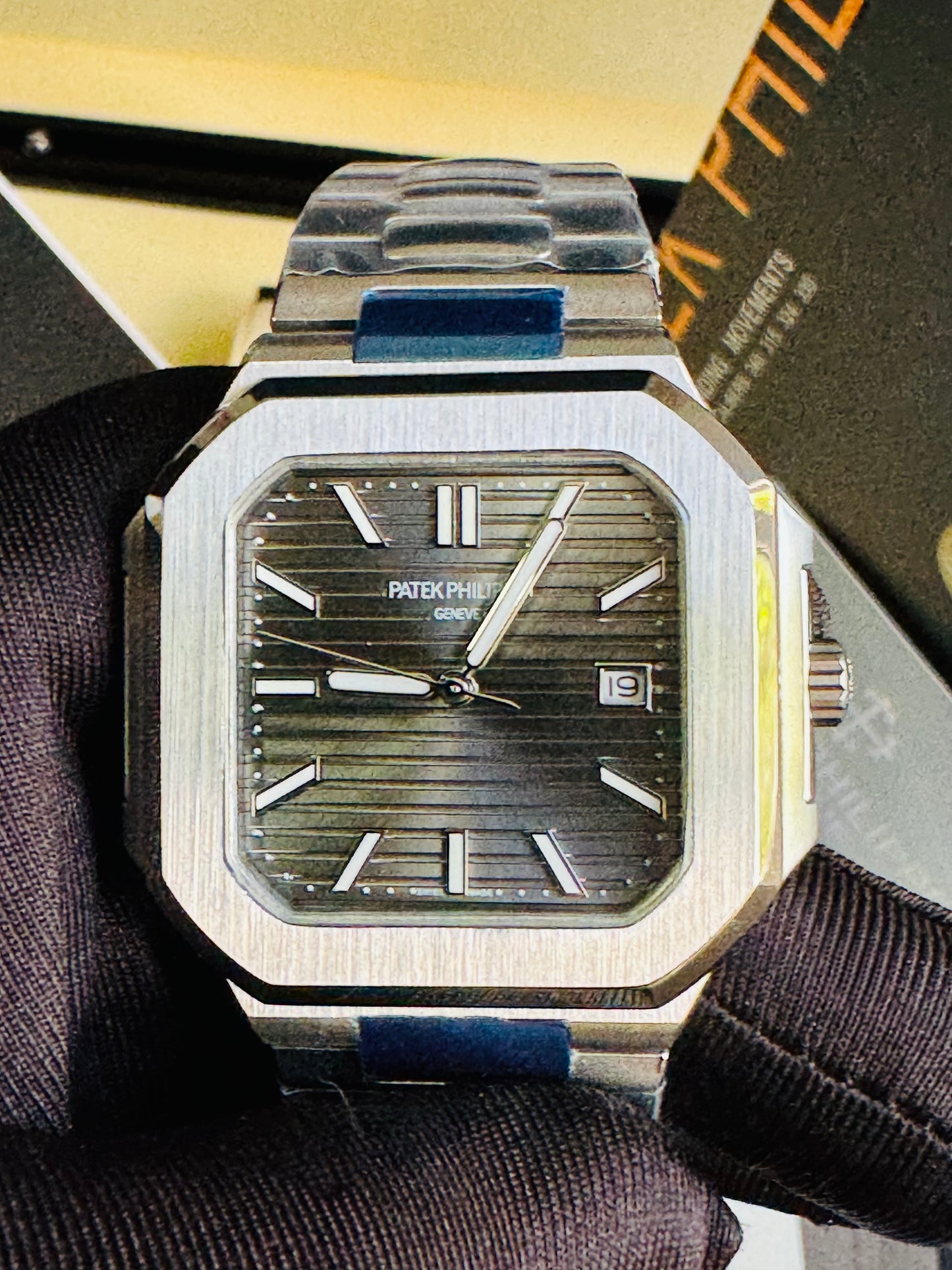 EXCLUSIVO RELOJ PATEK PHILIPPE AUTOMÁTICO- FECHADOR- JOYAS 💎- CRISTAL ZAFIRO- LUMINOSO- ÚLTIMO Y MÁS NUEVO DISEÑO!!!
PRECIO: A TRATAR 

No se hacen Envíos 🚚 

Ventas solo en Cancún 

Información por WHATSAPP 99 81 92 84  65