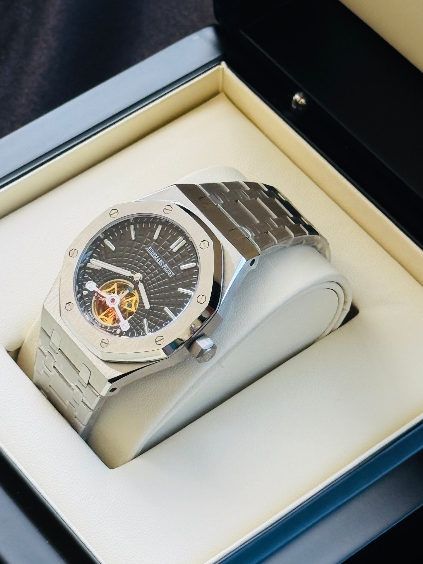 Increíble Reloj Audemars P. ROYAL OAK Automático Mecánico-Tourbillon-Máximo lujo y Calidad! Luminoso Etcétera-Disponible con Carátula Negra y Carátula Azul.