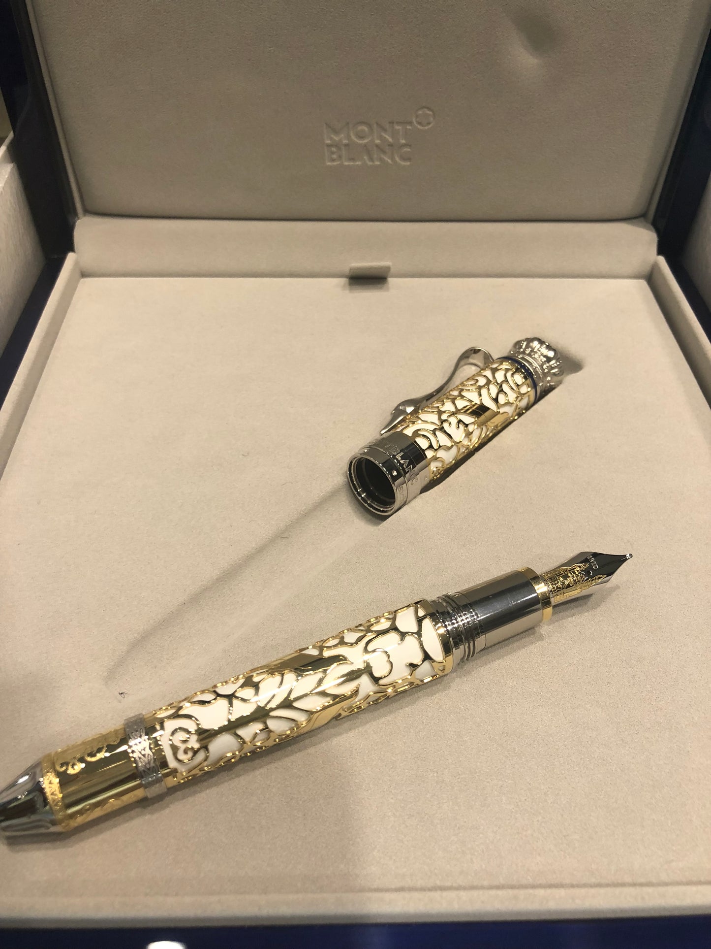 Única en México Pluma Fuente Ludwig II Oro Macizo 18K. Platino Marfil dé Mamut una Verdadera Obra de Arte Completamente Nueva y sin Entintar